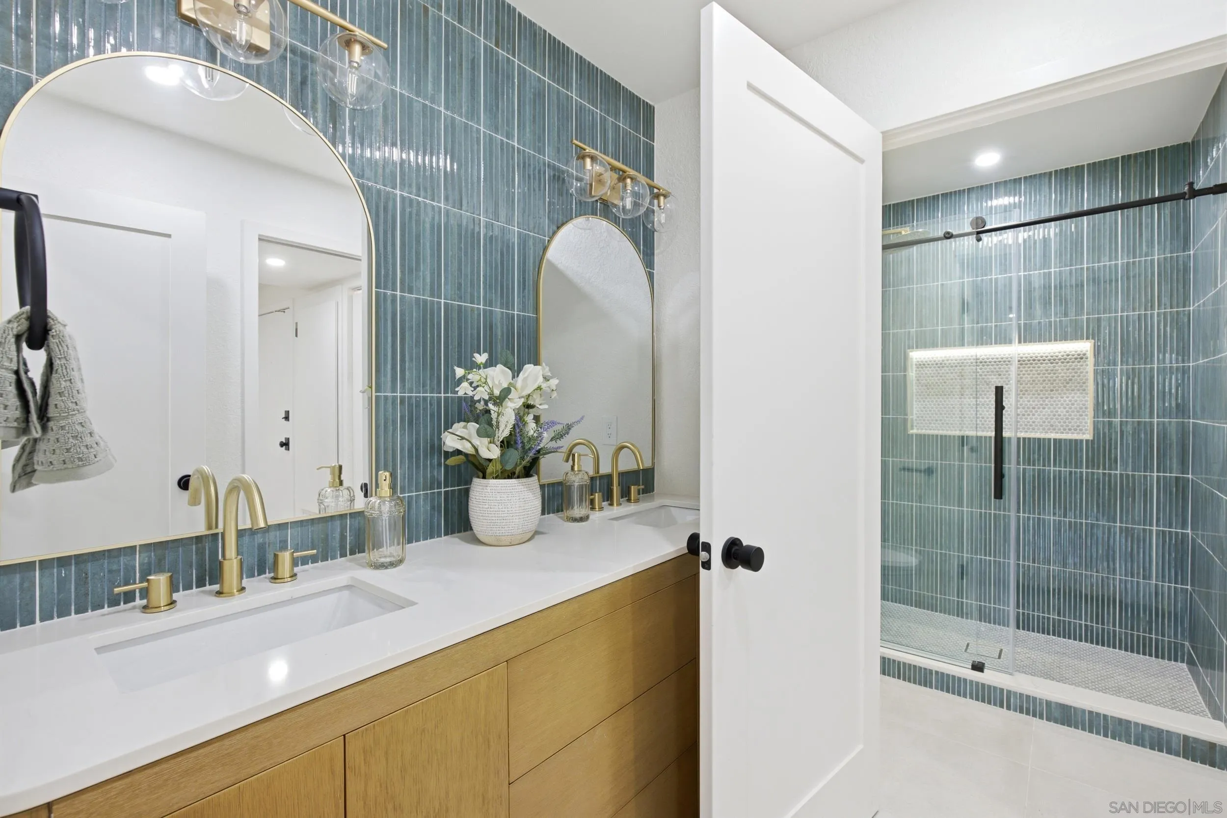 Photo #16: 260018612 Listing: Photo #16