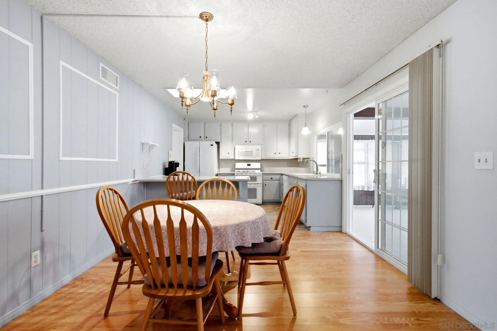 https://cdn.realtyfeed.com/cdn/127/260018615/1b533b8b55121c2ba488db91623f4c82.webp
