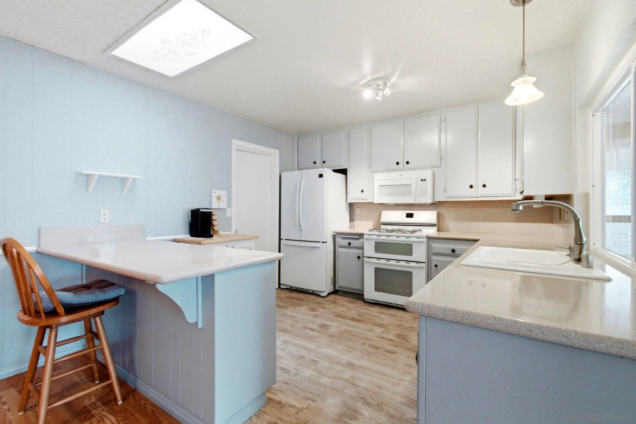 https://cdn.realtyfeed.com/cdn/127/260018615/2fd40397a4b71f6eb0c311fe5646f807.webp