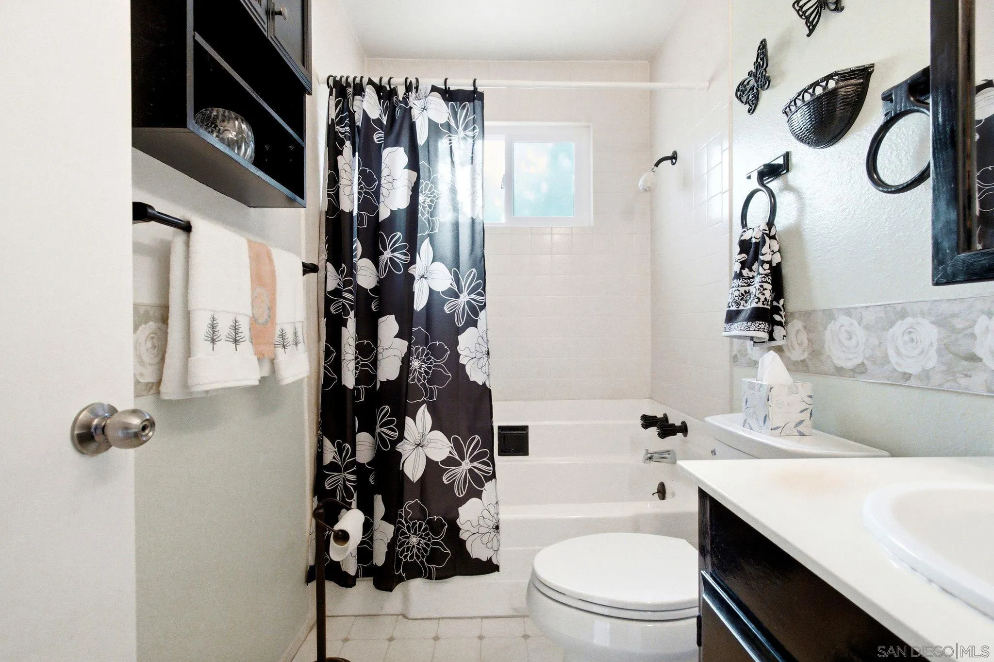 https://cdn.realtyfeed.com/cdn/127/260018615/38d965a3f02abebd44b64a6c1d58caec.webp