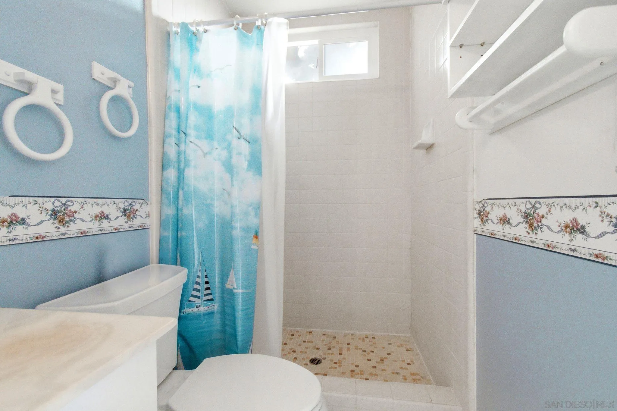 https://cdn.realtyfeed.com/cdn/127/260018615/6818658e6751c860af79158d42831659.webp