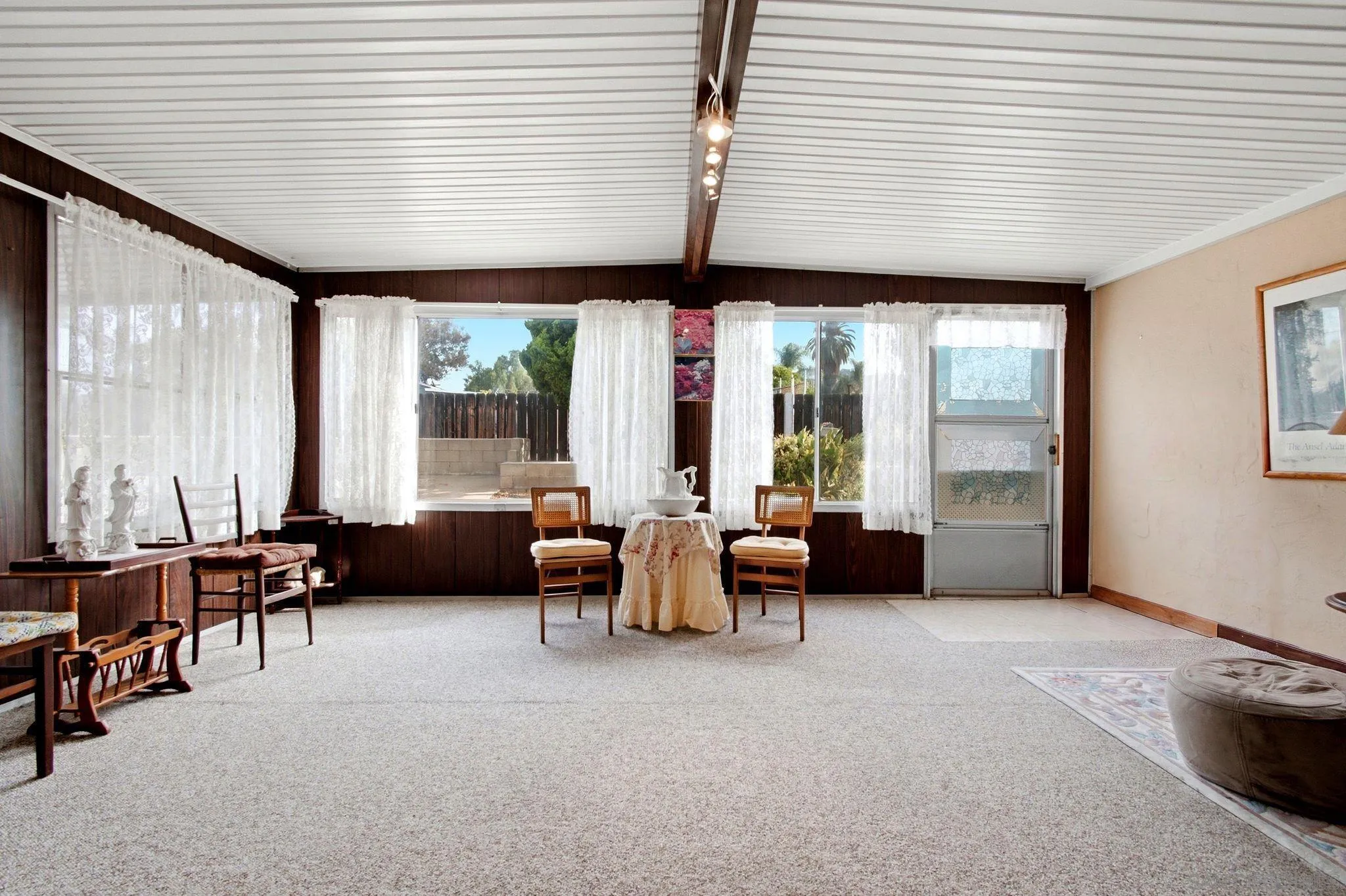 https://cdn.realtyfeed.com/cdn/127/260018615/8a00e0e8debeb55762d11978a349bafa.webp