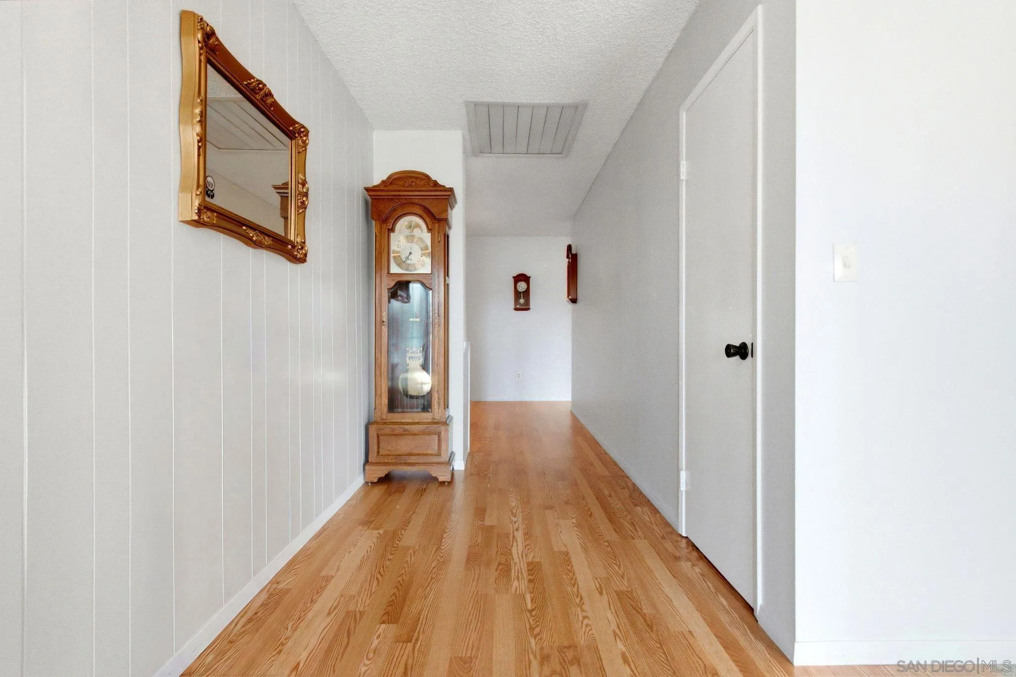 https://cdn.realtyfeed.com/cdn/127/260018615/9c44175606adf65fc56f8e7f13080de4.webp