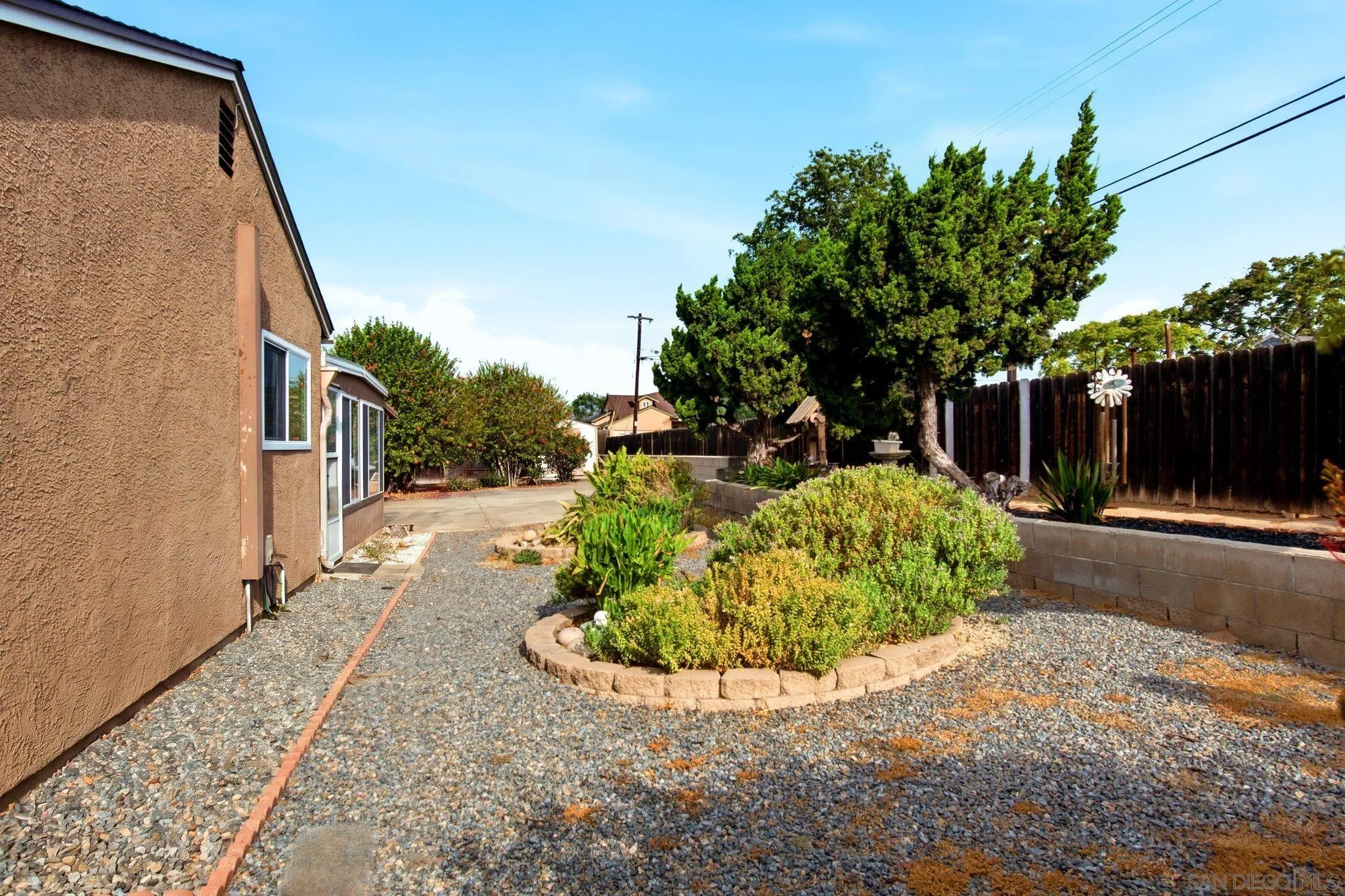 https://cdn.realtyfeed.com/cdn/127/260018615/a4920d805808a6bd5b0fc9e3e237675e.webp