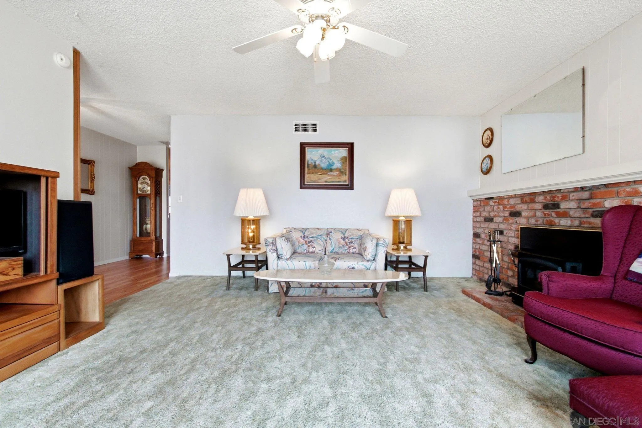 https://cdn.realtyfeed.com/cdn/127/260018615/f089589755bac40bc7b3e6dedd6e4b30.webp