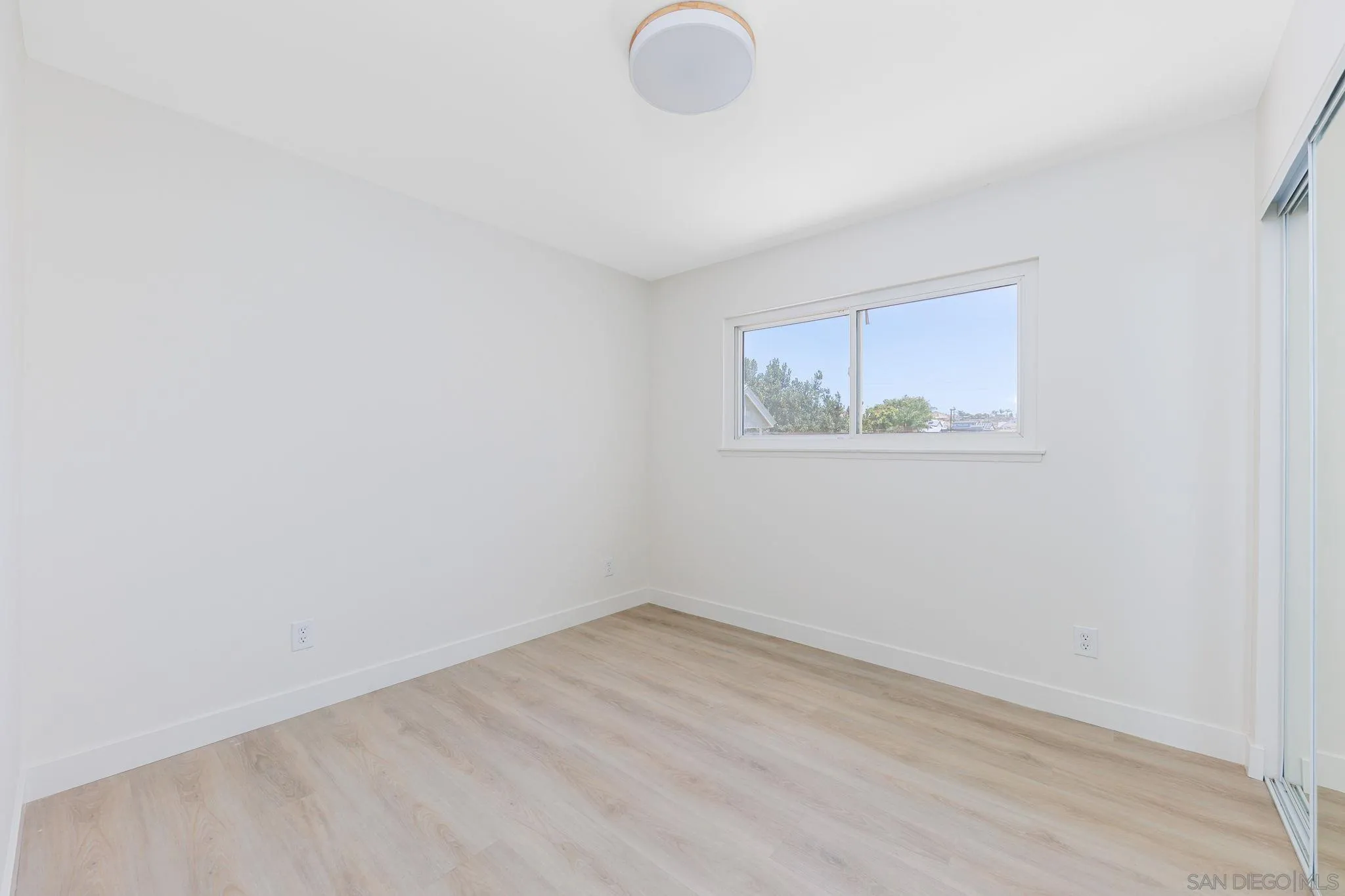 https://cdn.realtyfeed.com/cdn/127/260018620/03e0fcb6d1961d640691e68e83a7b9b7.webp
