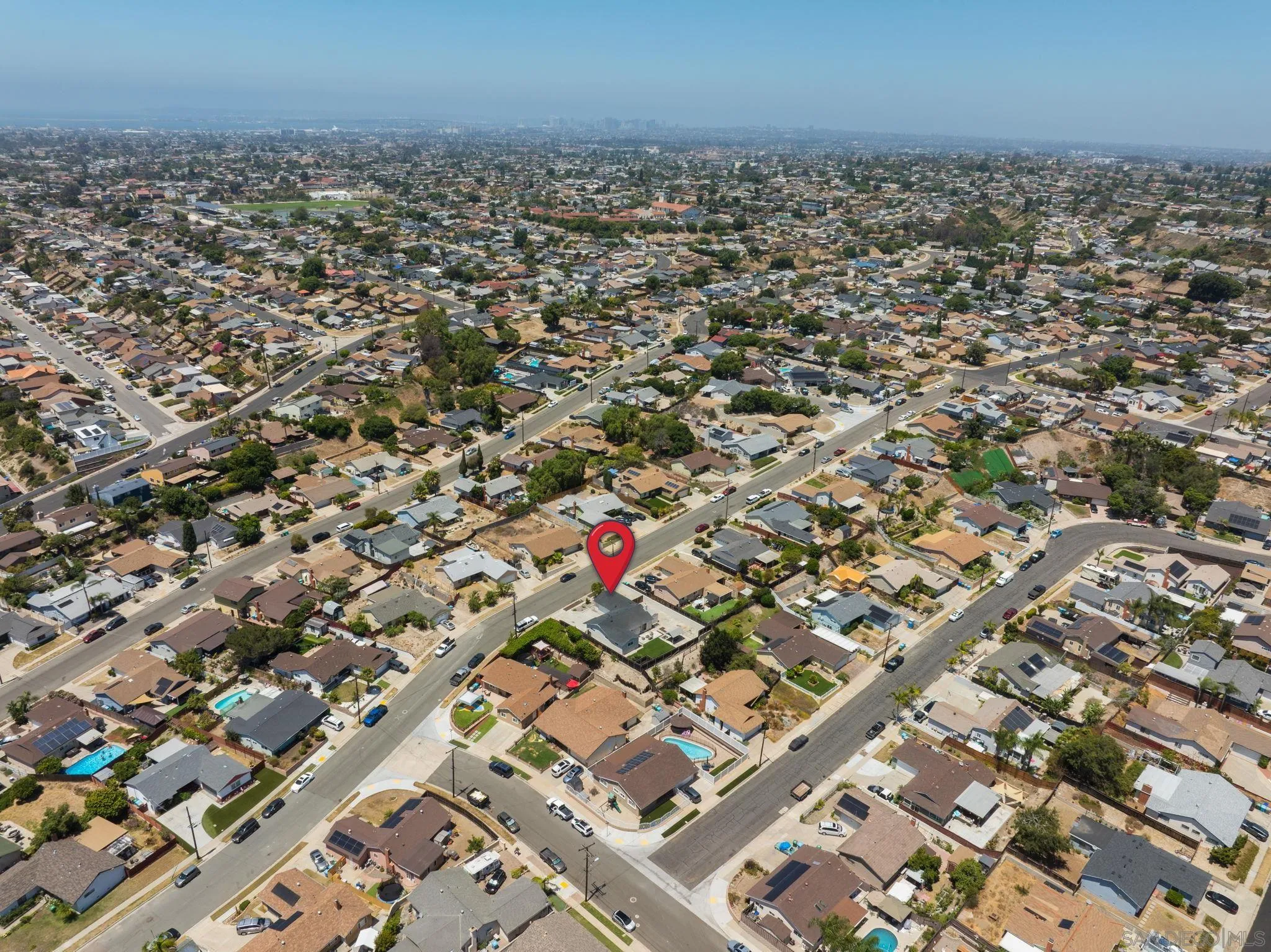 https://cdn.realtyfeed.com/cdn/127/260018620/2399e4c77c07ef182e98fd45a206b5a2.webp