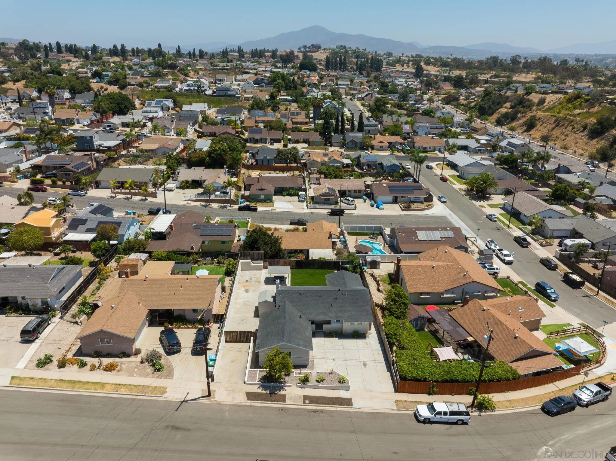 https://cdn.realtyfeed.com/cdn/127/260018620/3fe2452c67e7c33e6b5a2c22ed7af5d0.webp