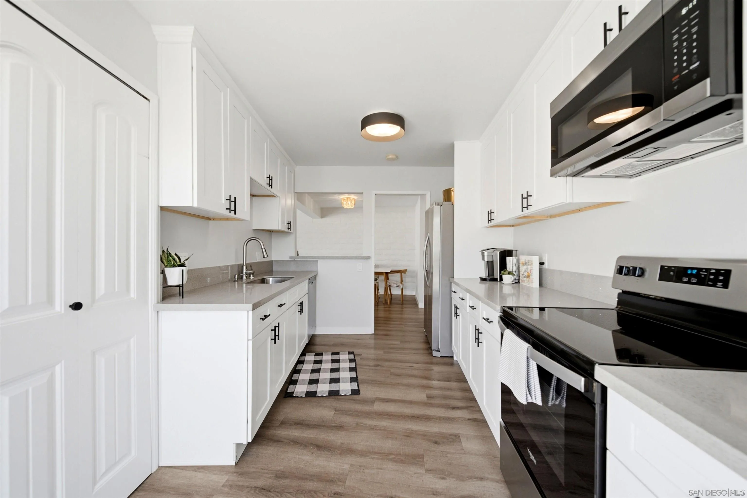 Photo #12: 260018623 Listing: Photo #12