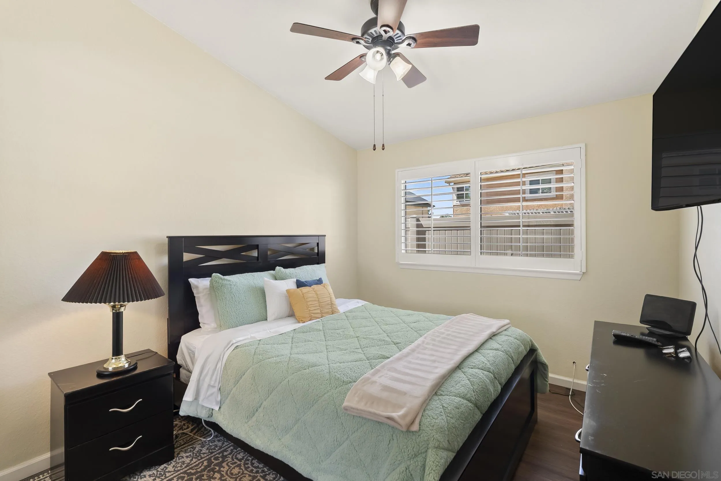 https://cdn.realtyfeed.com/cdn/127/260018624/0883f257b5bd4f8f4e674f8720b495ee.webp
