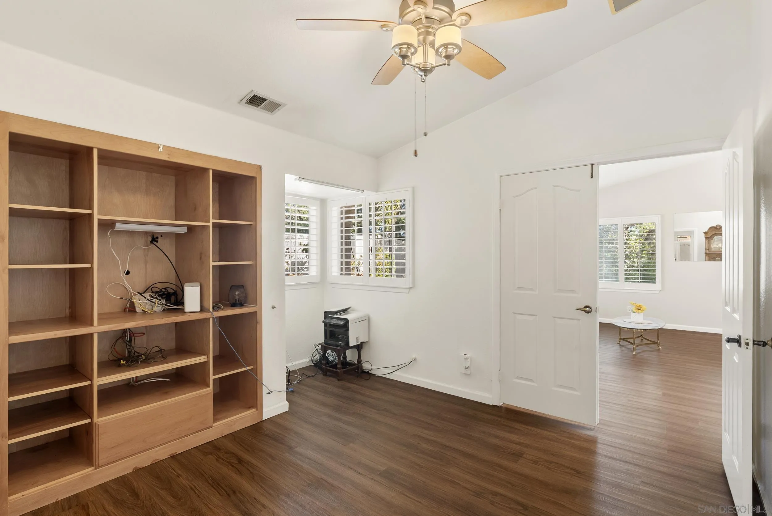 https://cdn.realtyfeed.com/cdn/127/260018624/0a14ae87cc6a28fa01f15de8d7bf2219.webp