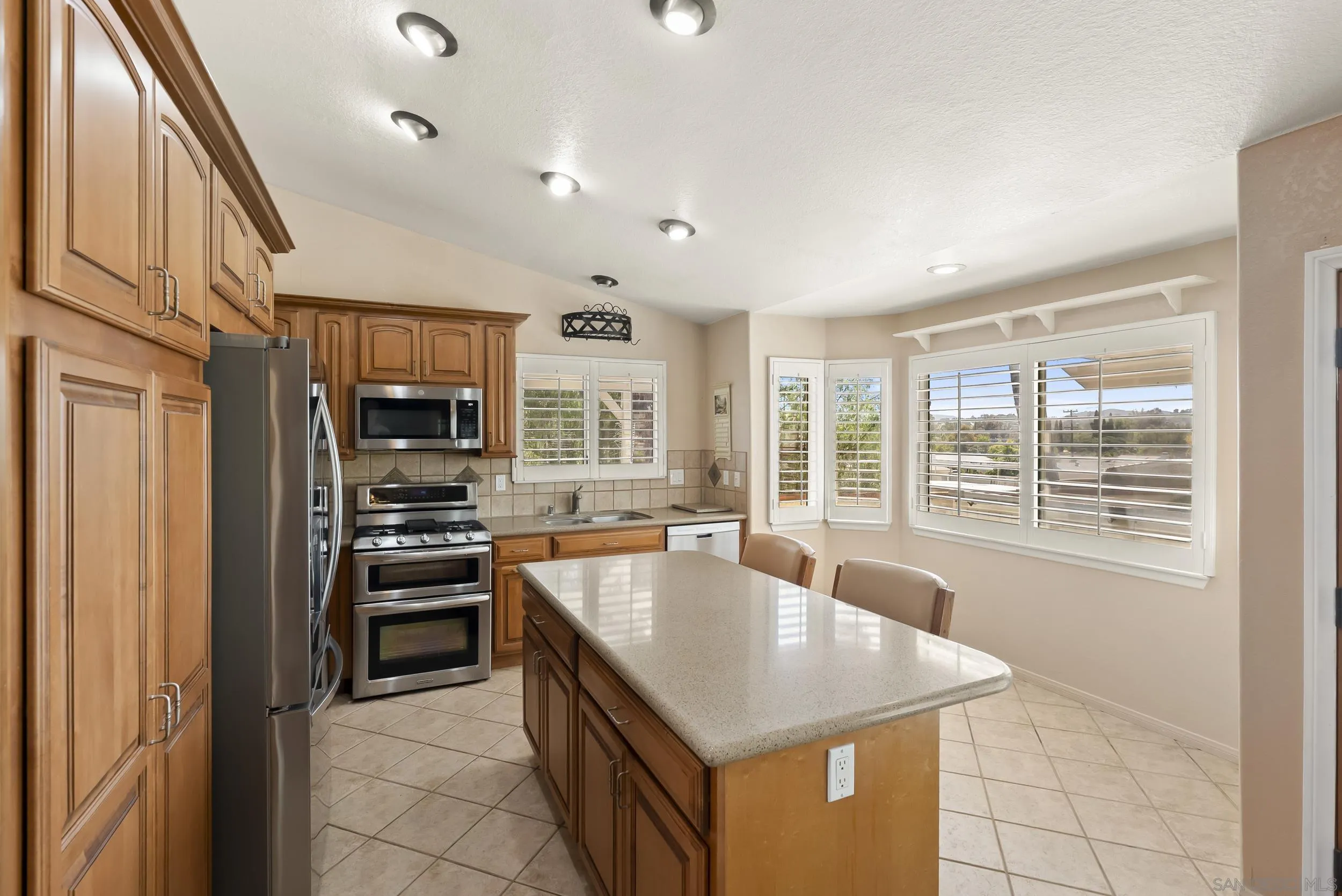 https://cdn.realtyfeed.com/cdn/127/260018624/6d8b0a580de1139de6ec96f30ef65653.webp