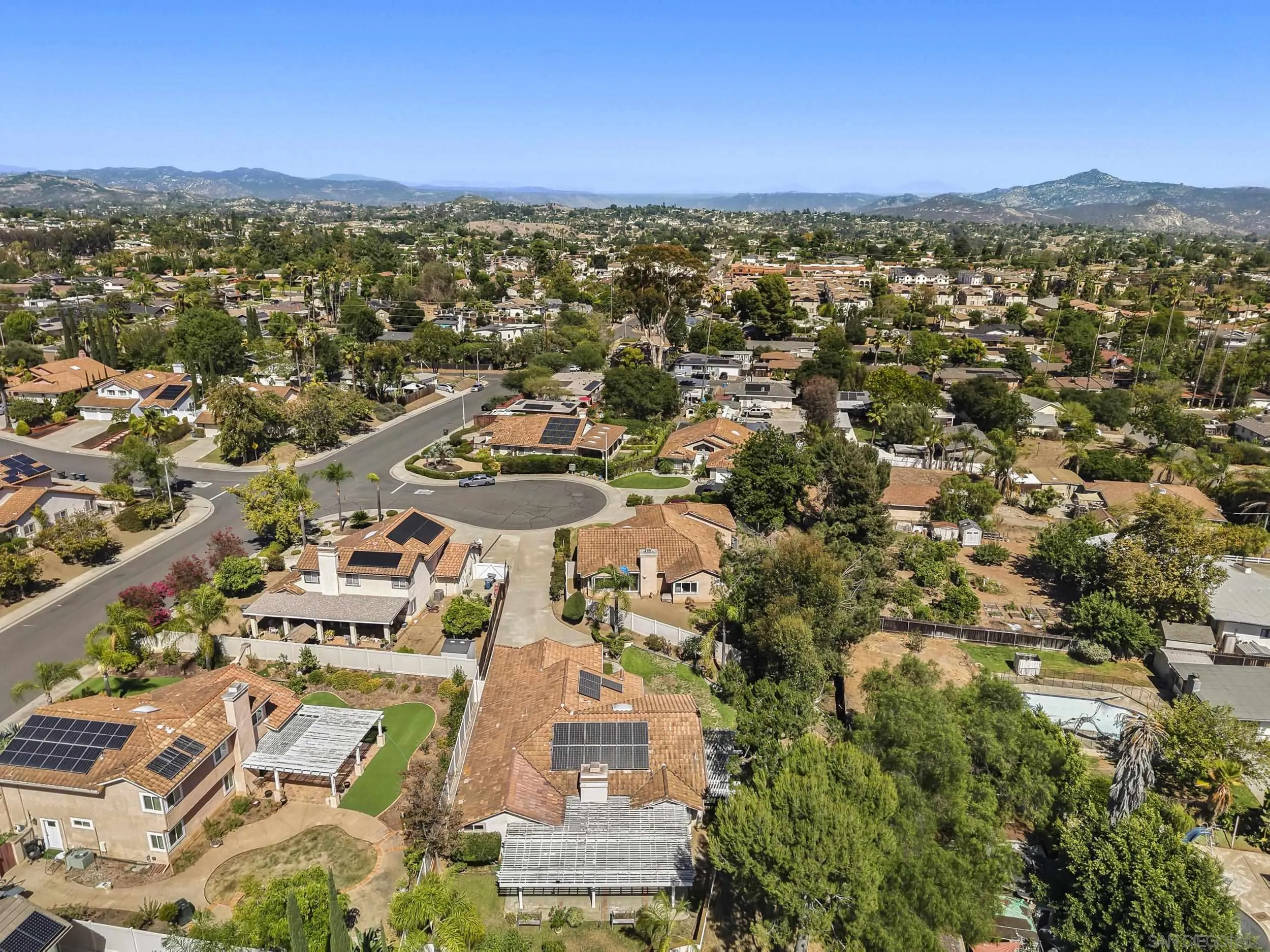 https://cdn.realtyfeed.com/cdn/127/260018624/c57da93e2323620a48fa3f0512d651db.webp