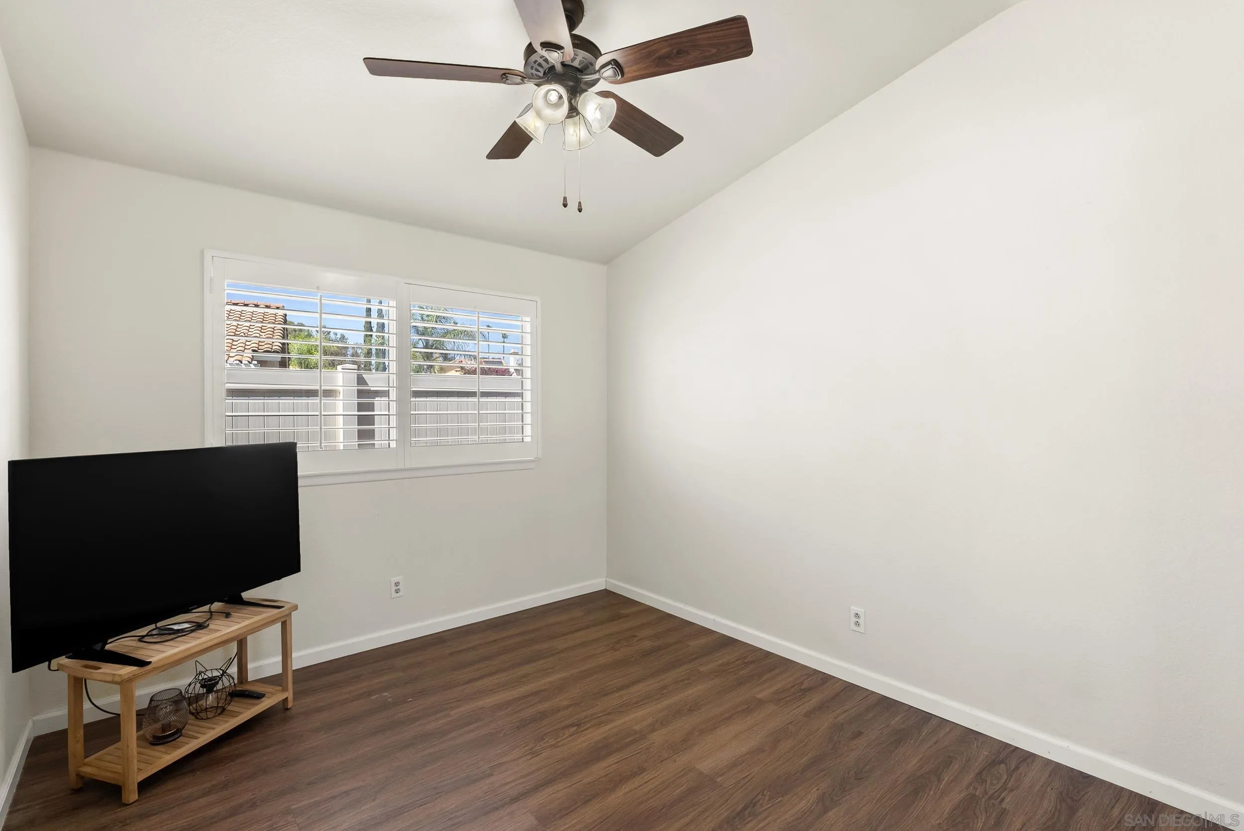 https://cdn.realtyfeed.com/cdn/127/260018624/cea0ad72cf2fa38e26c7b67fc944afbe.webp