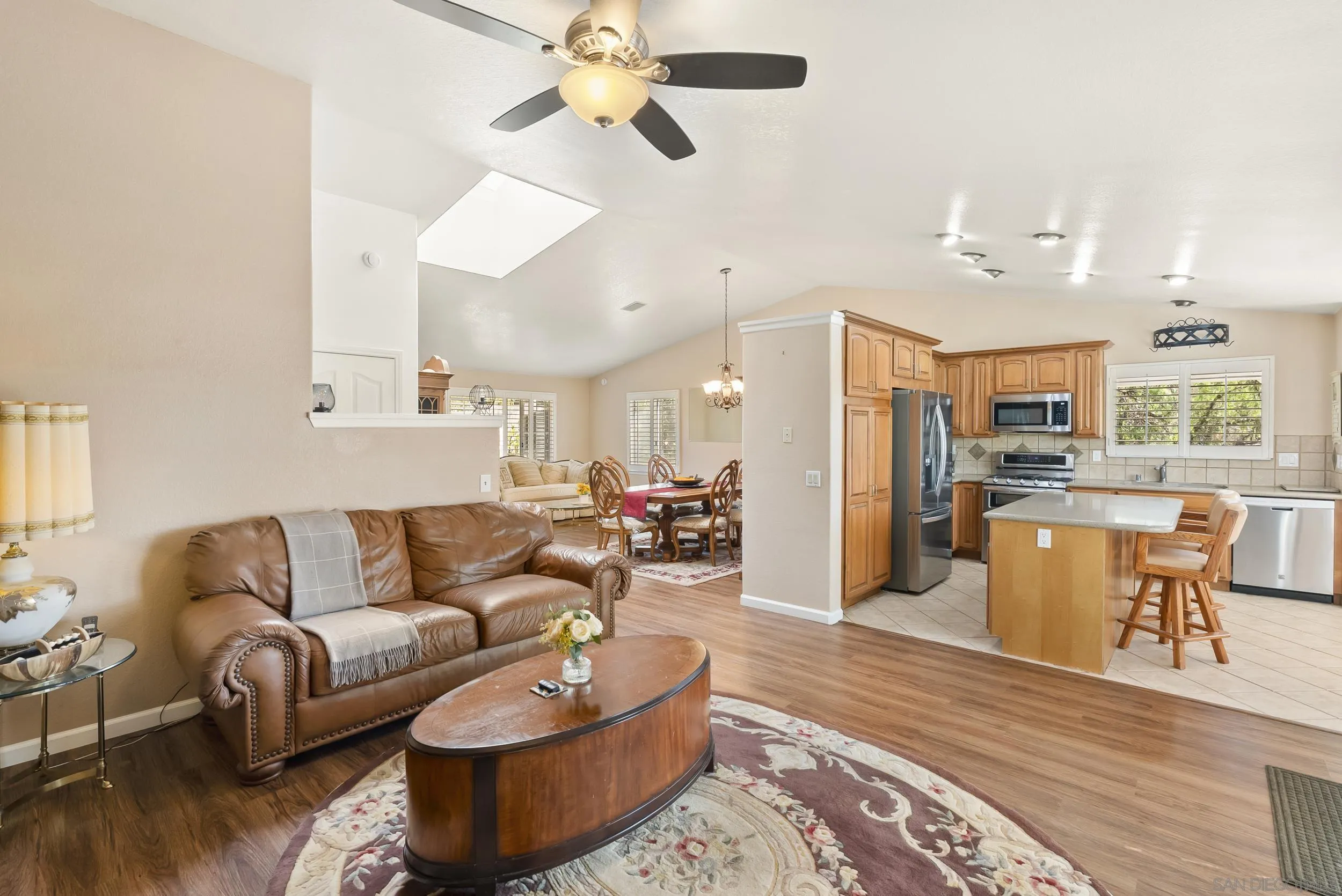 https://cdn.realtyfeed.com/cdn/127/260018624/e212d3236f4a4f7b15f35e9a20dc5305.webp