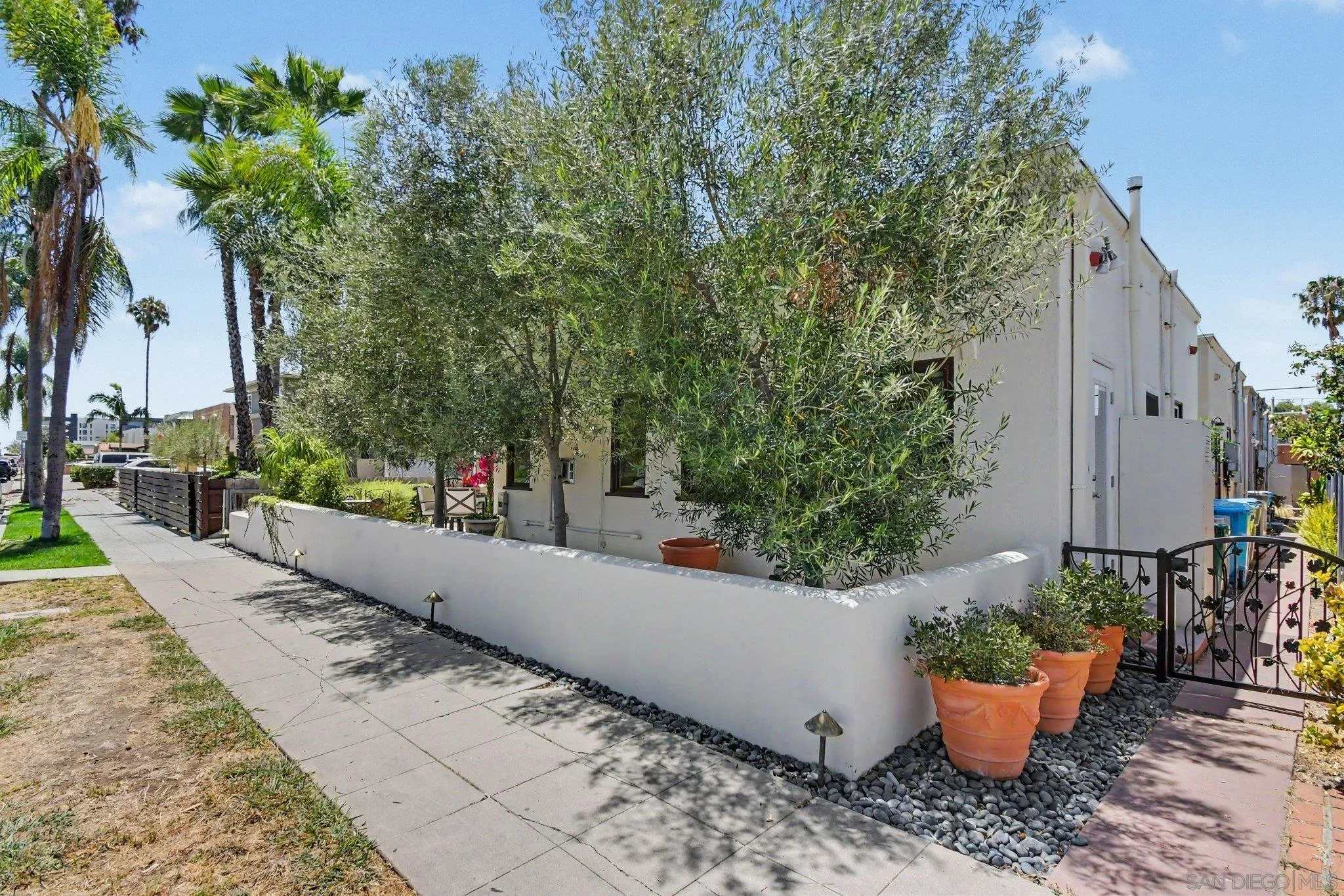 https://cdn.realtyfeed.com/cdn/127/260018626/3d8c940e87fddfa57c3c21c37faeaa9a.webp
