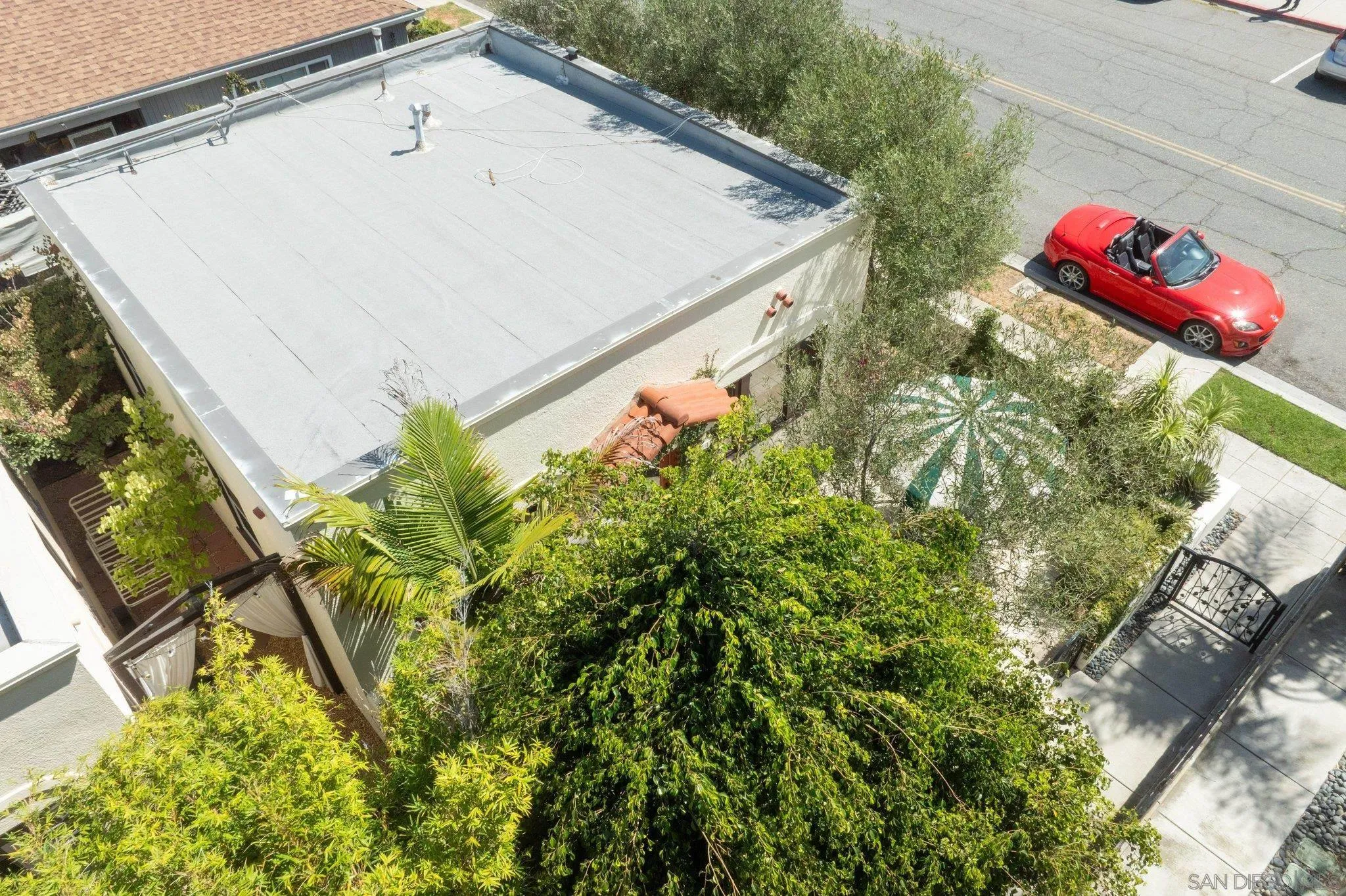 https://cdn.realtyfeed.com/cdn/127/260018626/a22a8e8ee2d2f7ed34d680d141d5d9f9.webp