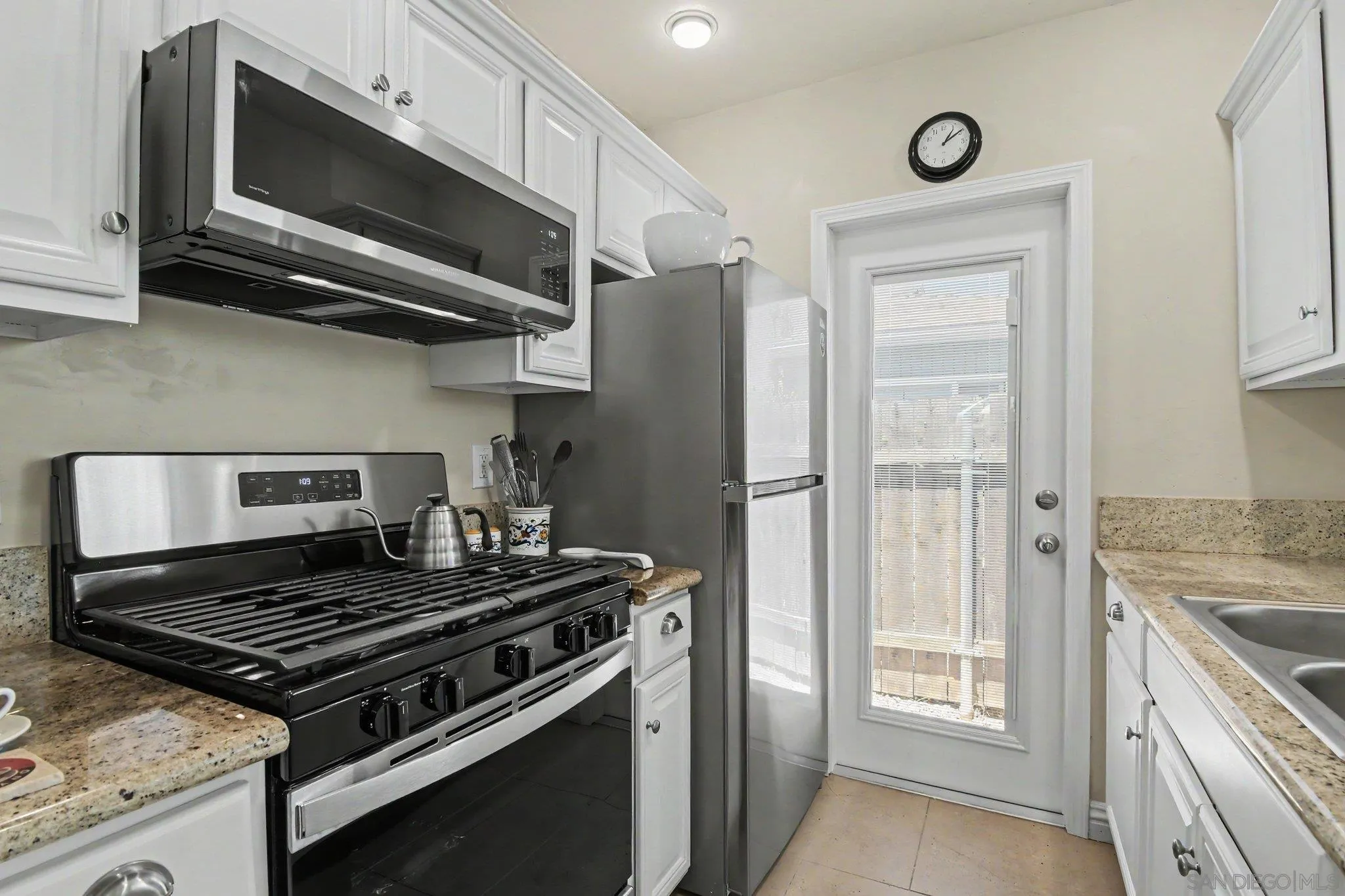 https://cdn.realtyfeed.com/cdn/127/260018626/ae7c7e8aca7e44740ef83645d6fce032.webp