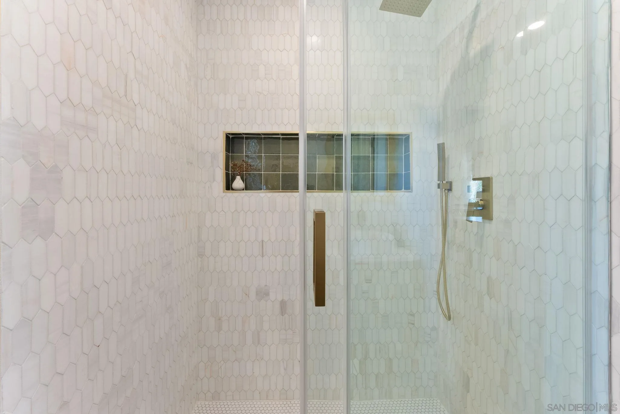 https://cdn.realtyfeed.com/cdn/127/260018628/4b96aea62438ebeb2c1eaf52fb1021c0.webp