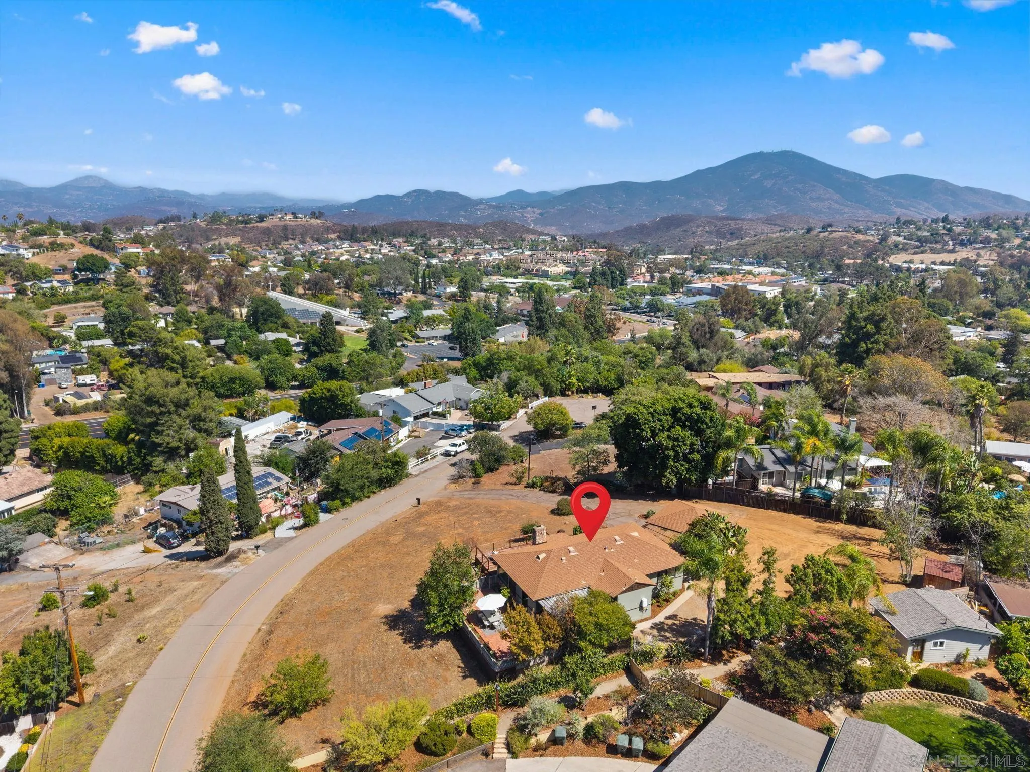 https://cdn.realtyfeed.com/cdn/127/260018628/5d29e68f470a3e6dca5bd083d966e4d9.webp