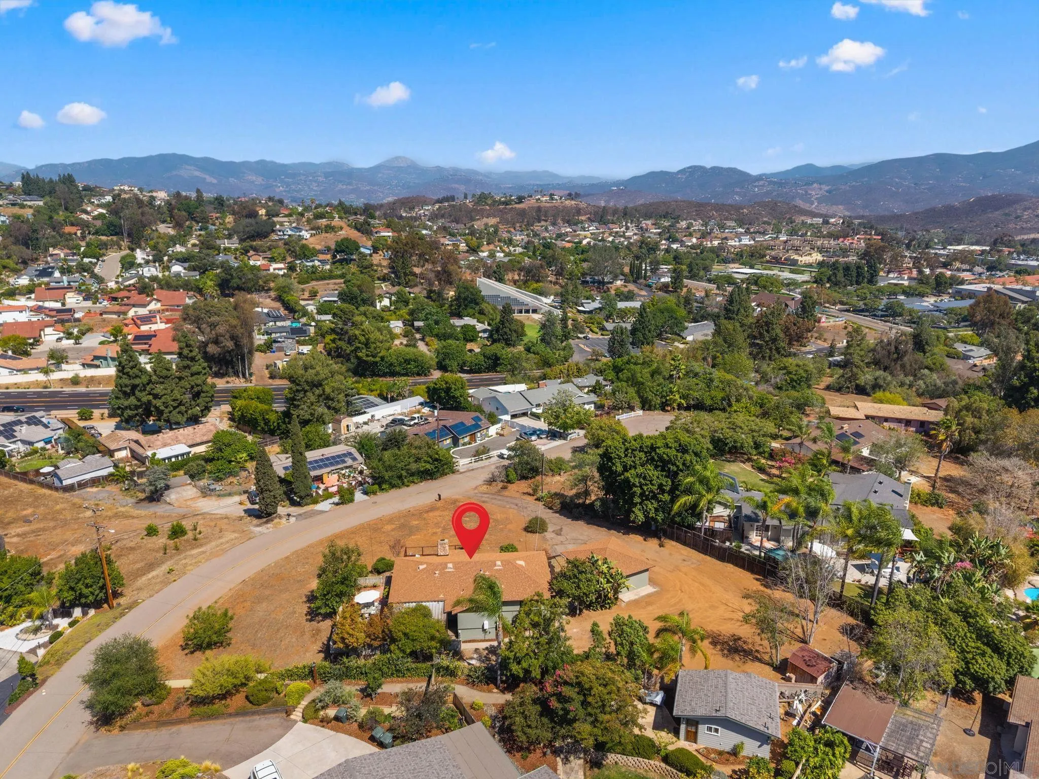 https://cdn.realtyfeed.com/cdn/127/260018628/90945e94f406c56ab1c7f19adafbdb9b.webp