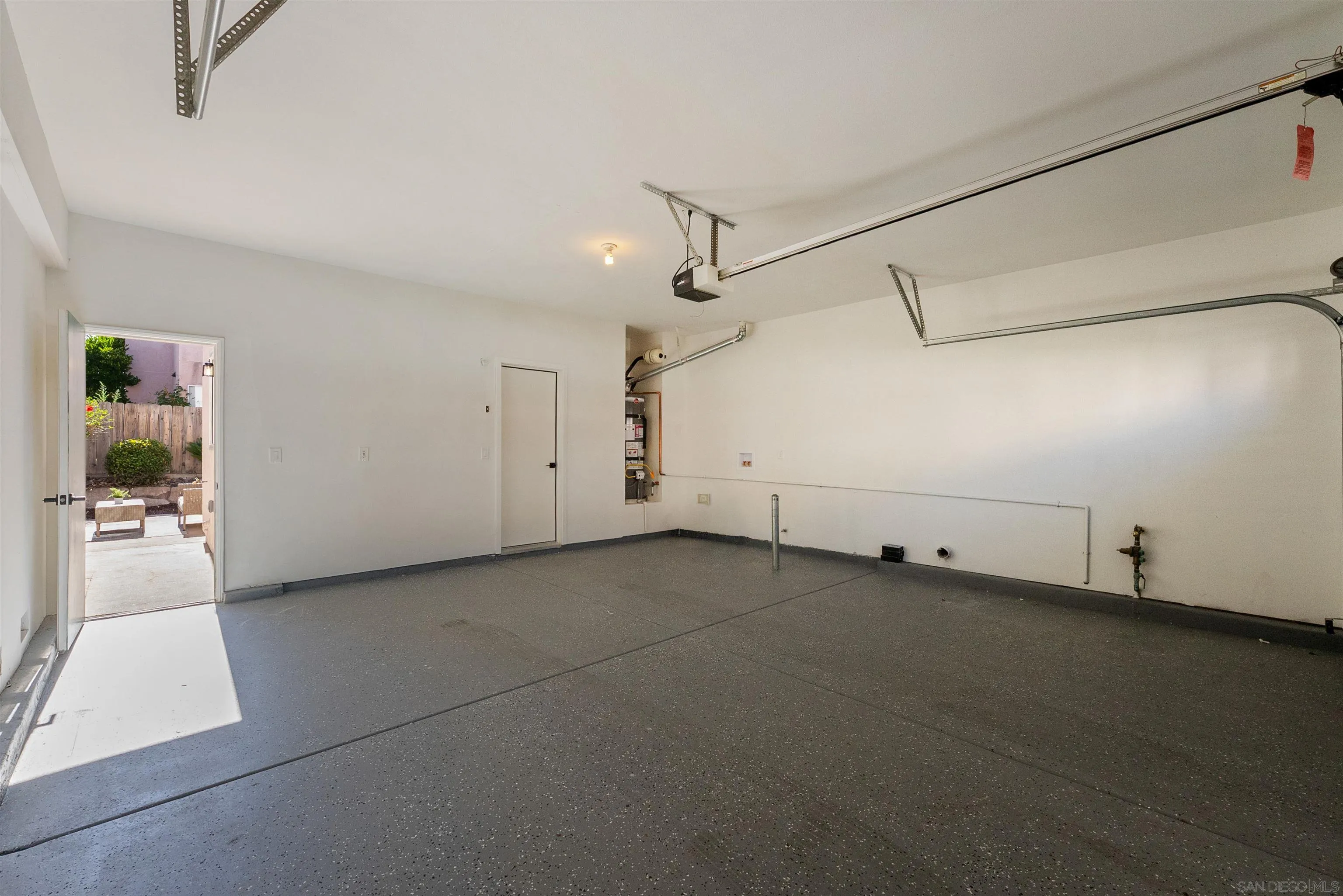 Photo #33: 260018631 Listing: Photo #33
