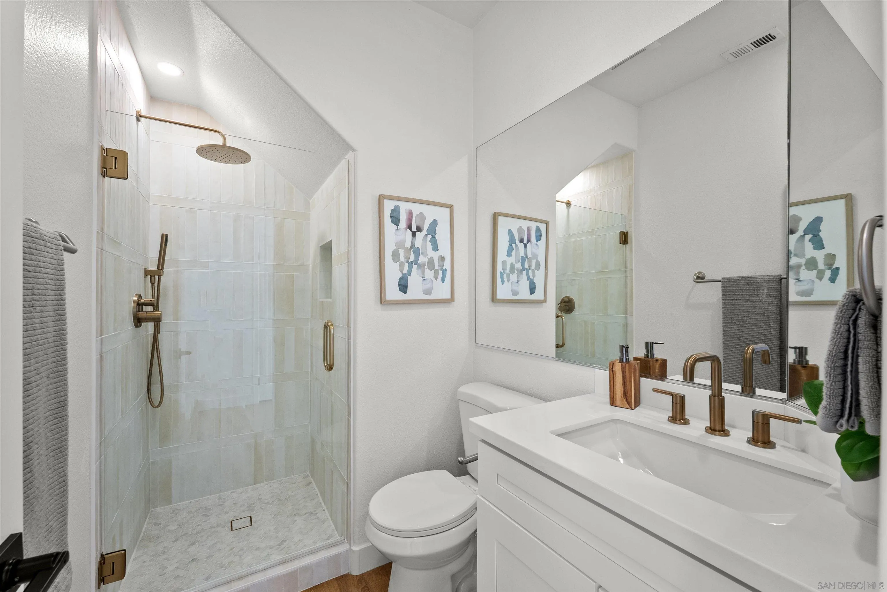 Photo #28: 260018631 Listing: Photo #28