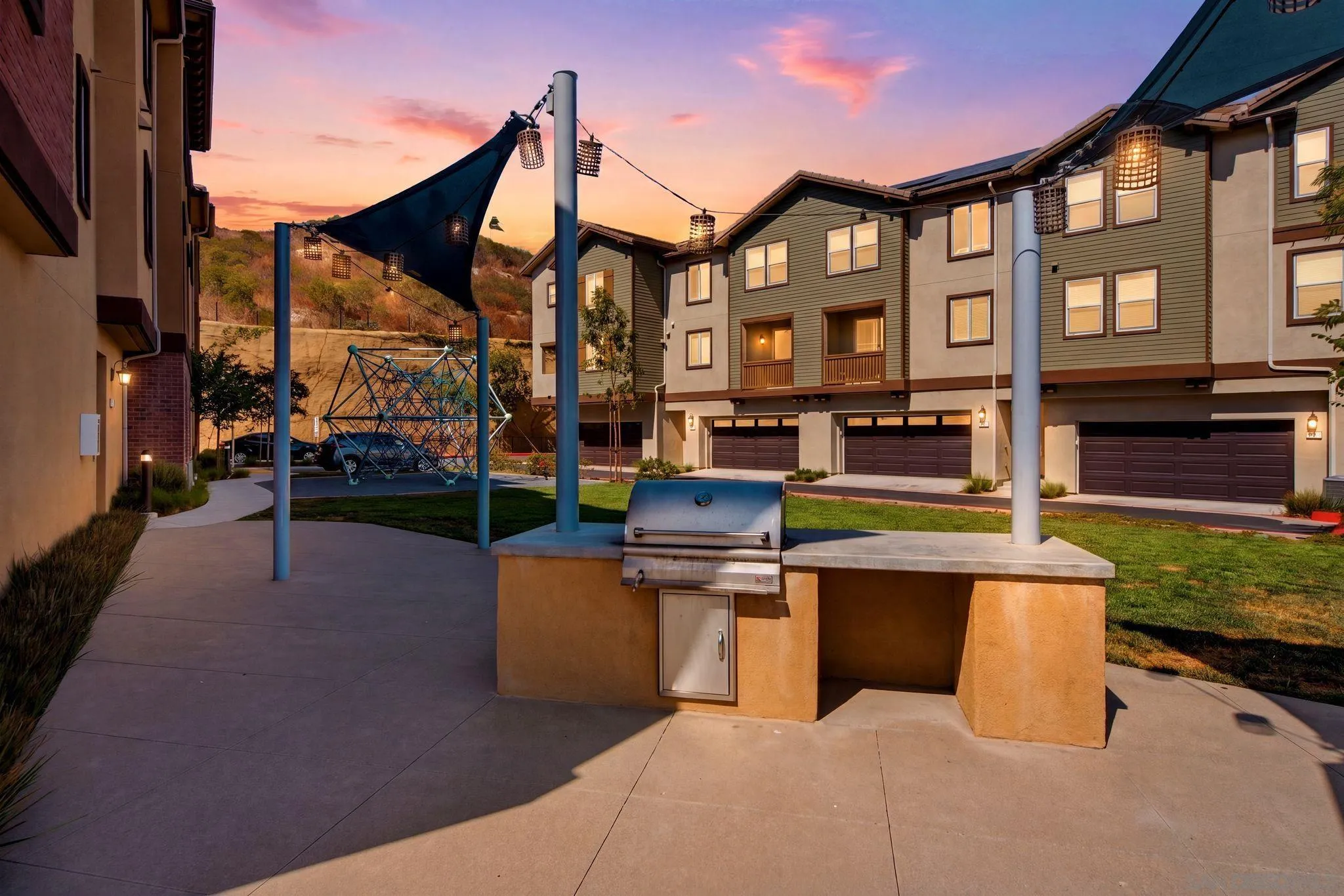 Photo #3: 260018632 Listing: Photo #3