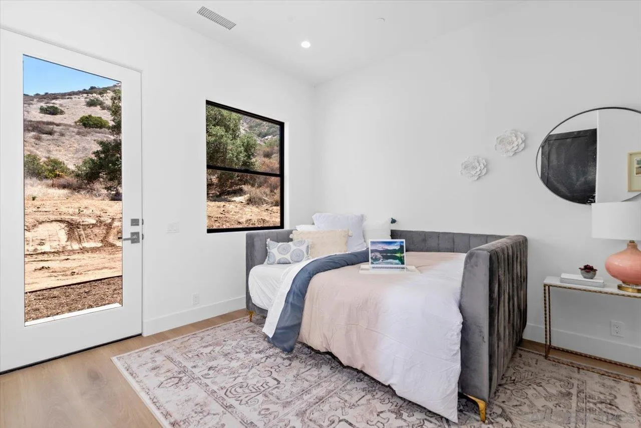 https://cdn.realtyfeed.com/cdn/127/260018633/20db73c7b6c3879217de271035e1c125.webp