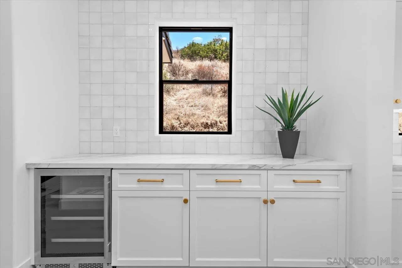 https://cdn.realtyfeed.com/cdn/127/260018633/3046129201bcd48ae4de62680b6469c7.webp
