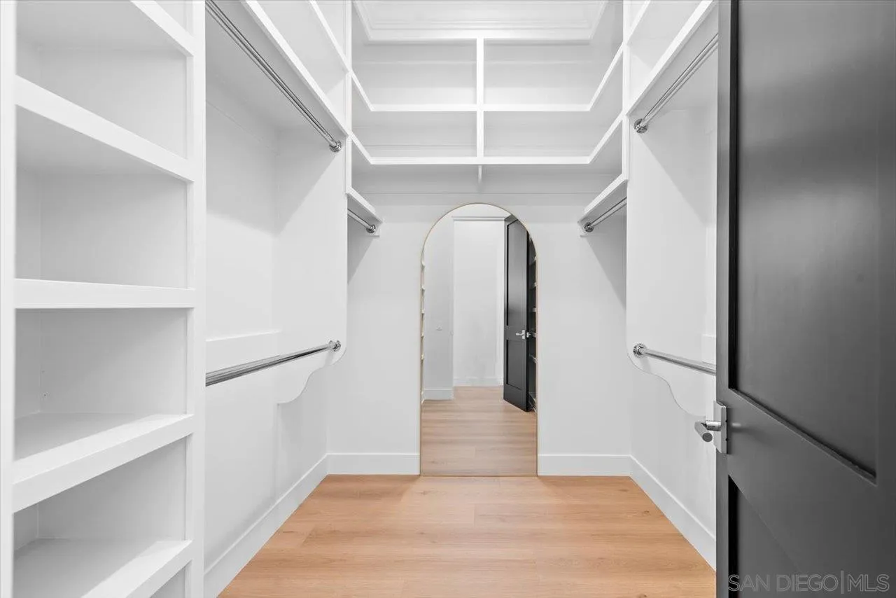 https://cdn.realtyfeed.com/cdn/127/260018633/44501c3d337770fbf95e823e6cf67243.webp