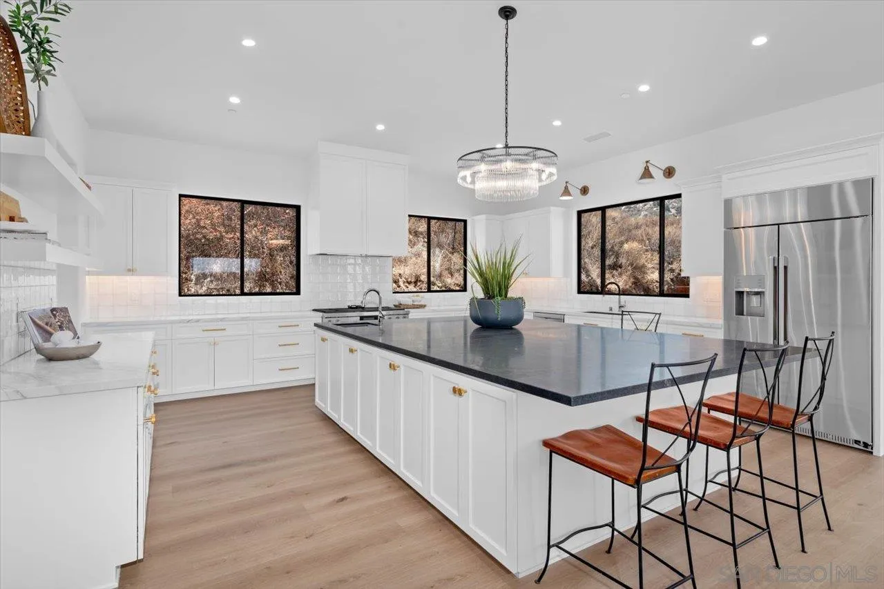 https://cdn.realtyfeed.com/cdn/127/260018633/8d299a8246fbe1e09240beb951cea01b.webp