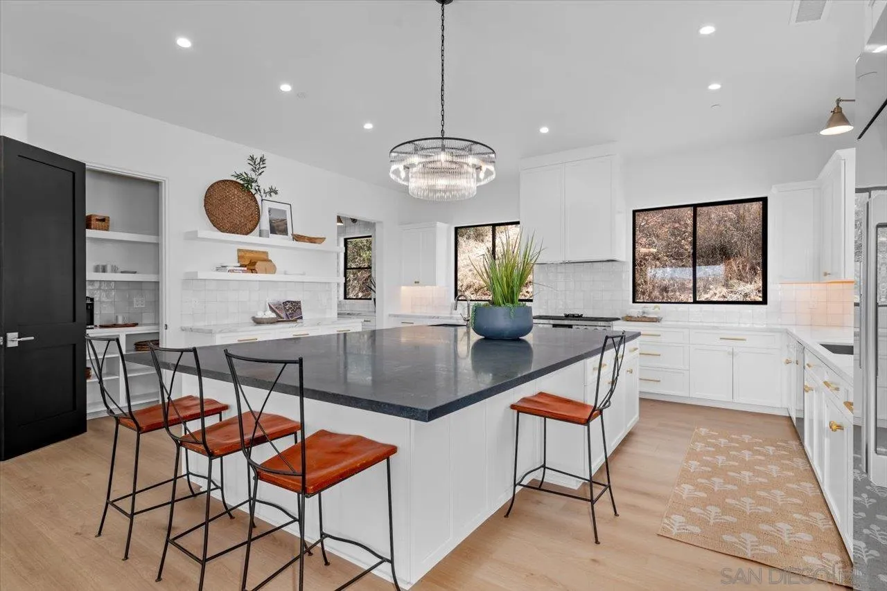 https://cdn.realtyfeed.com/cdn/127/260018633/d191b468fd7d4de1771b6910bf7fe1f1.webp
