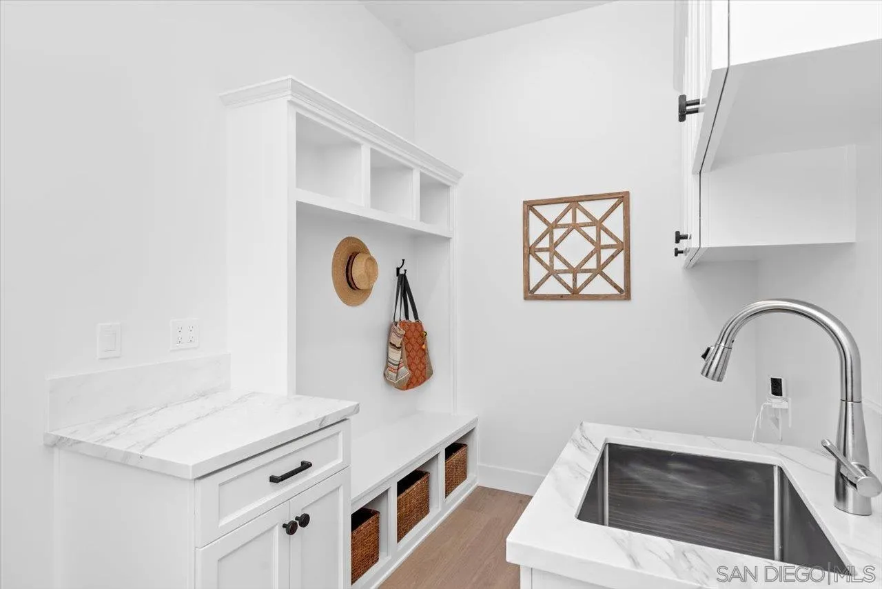 https://cdn.realtyfeed.com/cdn/127/260018633/f233ab1f8d4f04307a799a9f0af19927.webp