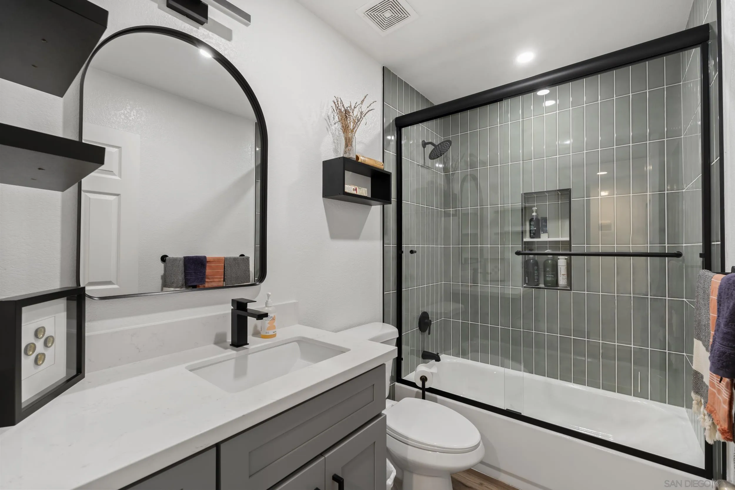 Photo #15: 260018634 Listing: Photo #15