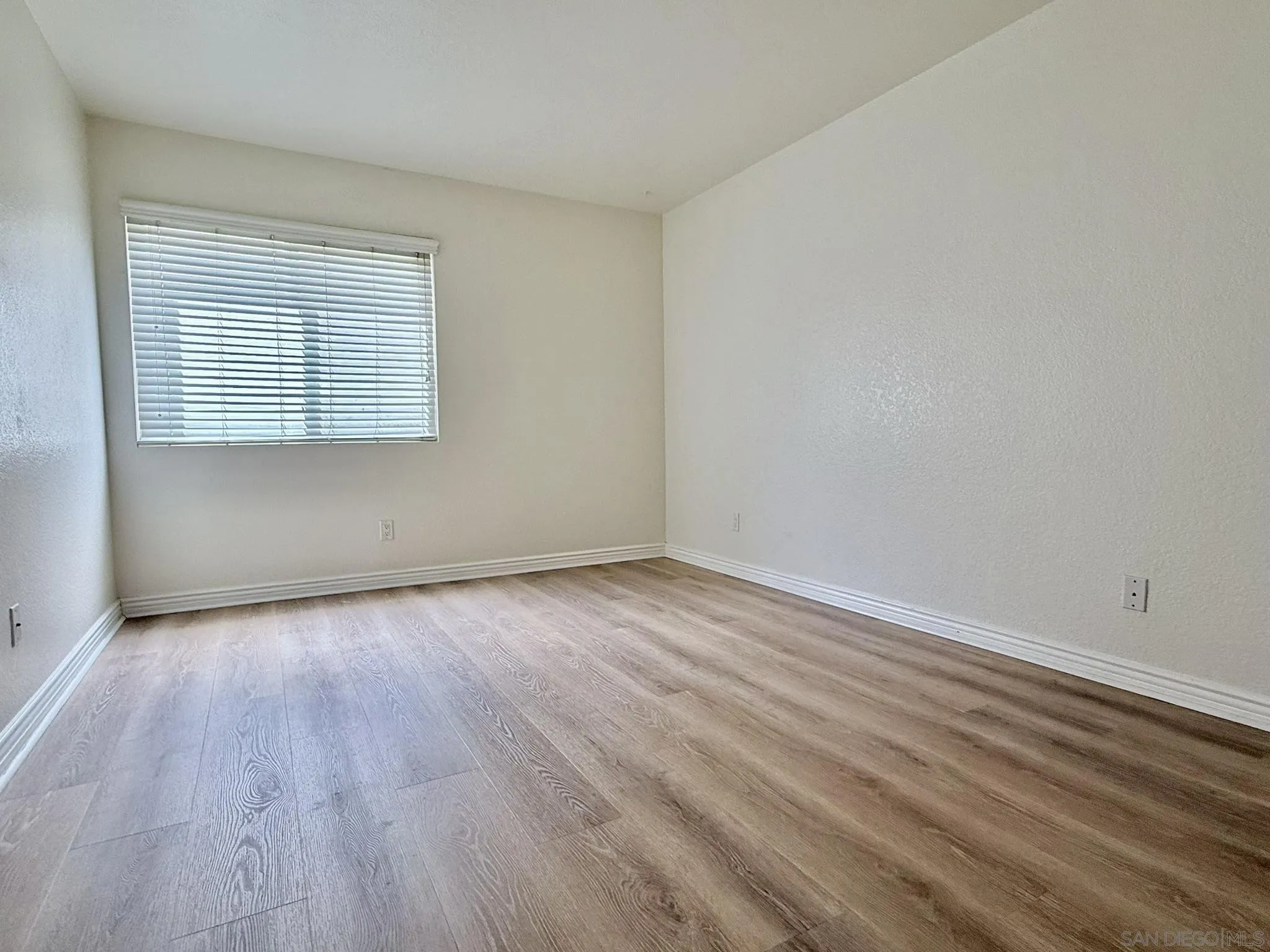 Photo #24: 260018635 Listing: Photo #24