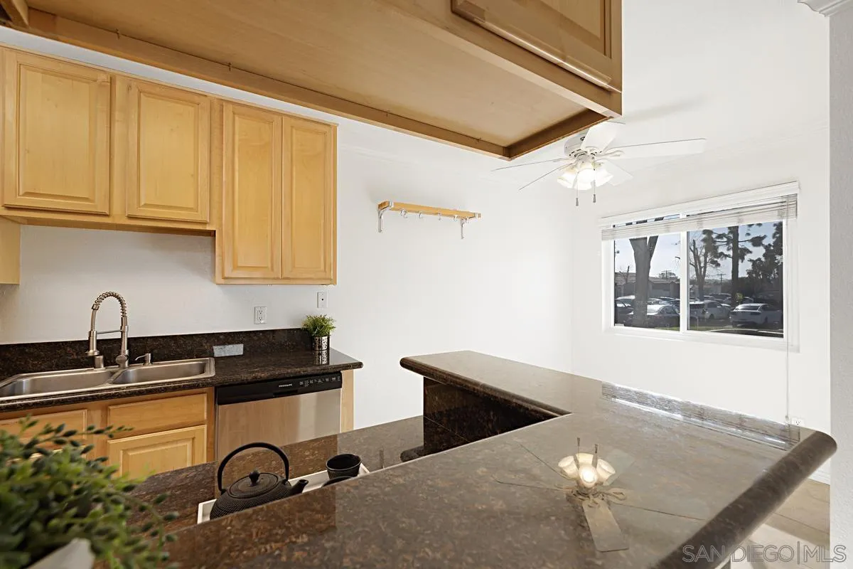 Photo #7: 260018635 Listing: Photo #7
