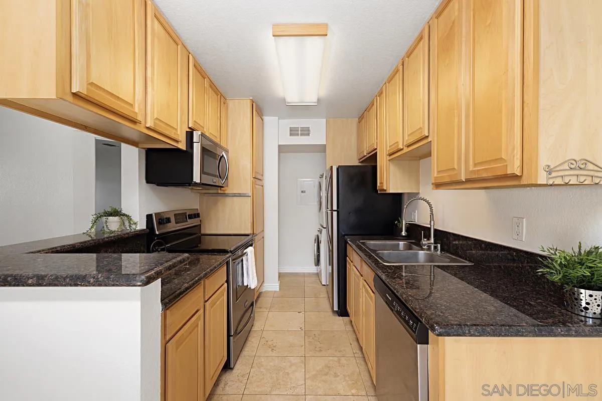Photo #8: 260018635 Listing: Photo #8