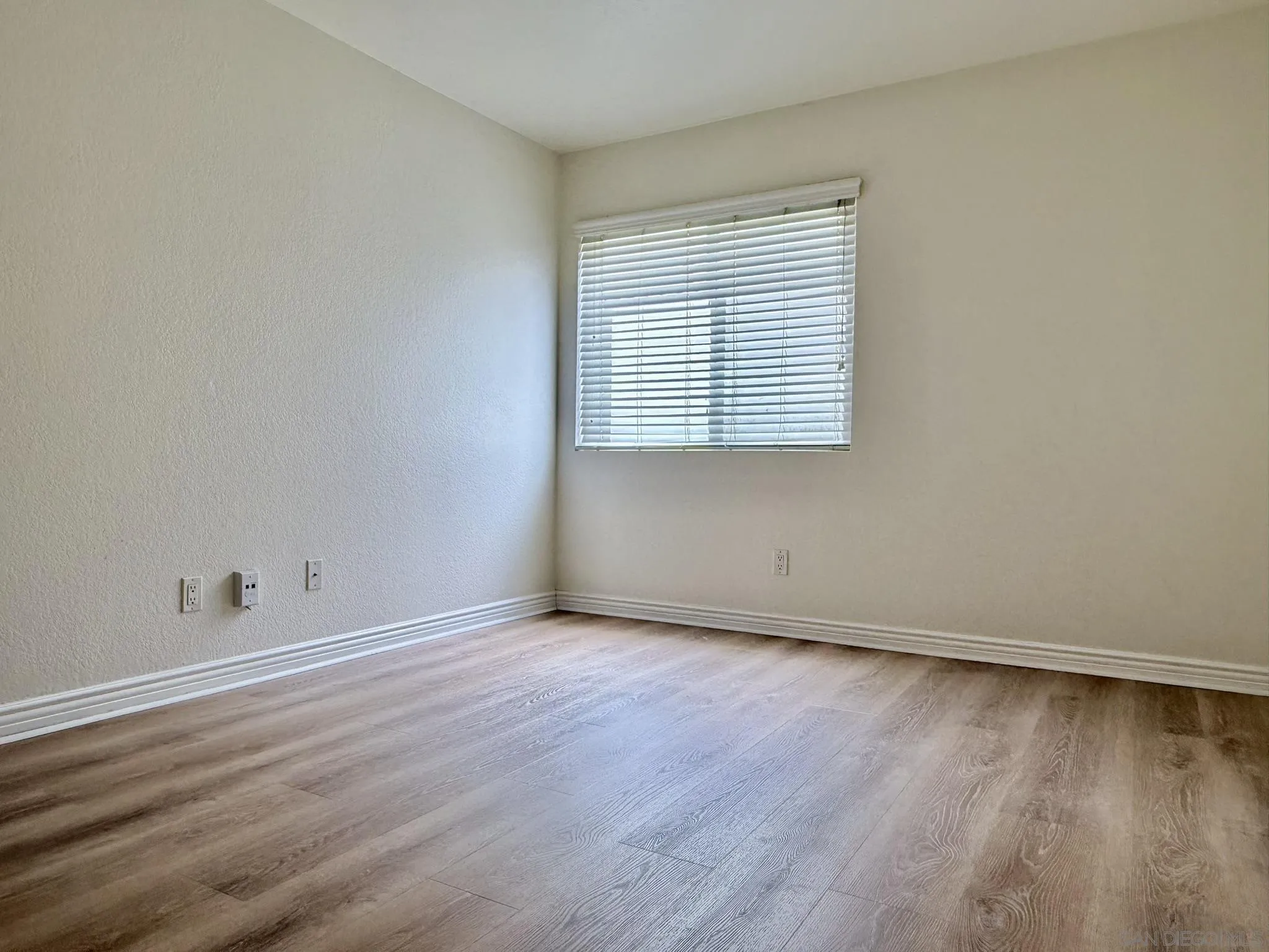 Photo #23: 260018635 Listing: Photo #23