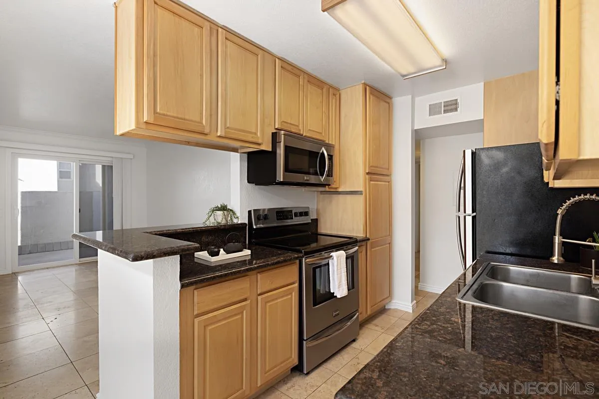 Photo #11: 260018635 Listing: Photo #11