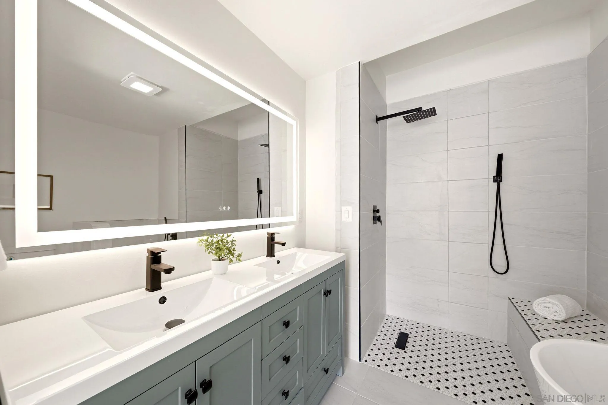 https://cdn.realtyfeed.com/cdn/127/260018639/0134b2edc5dca647431853942655f91a.webp
