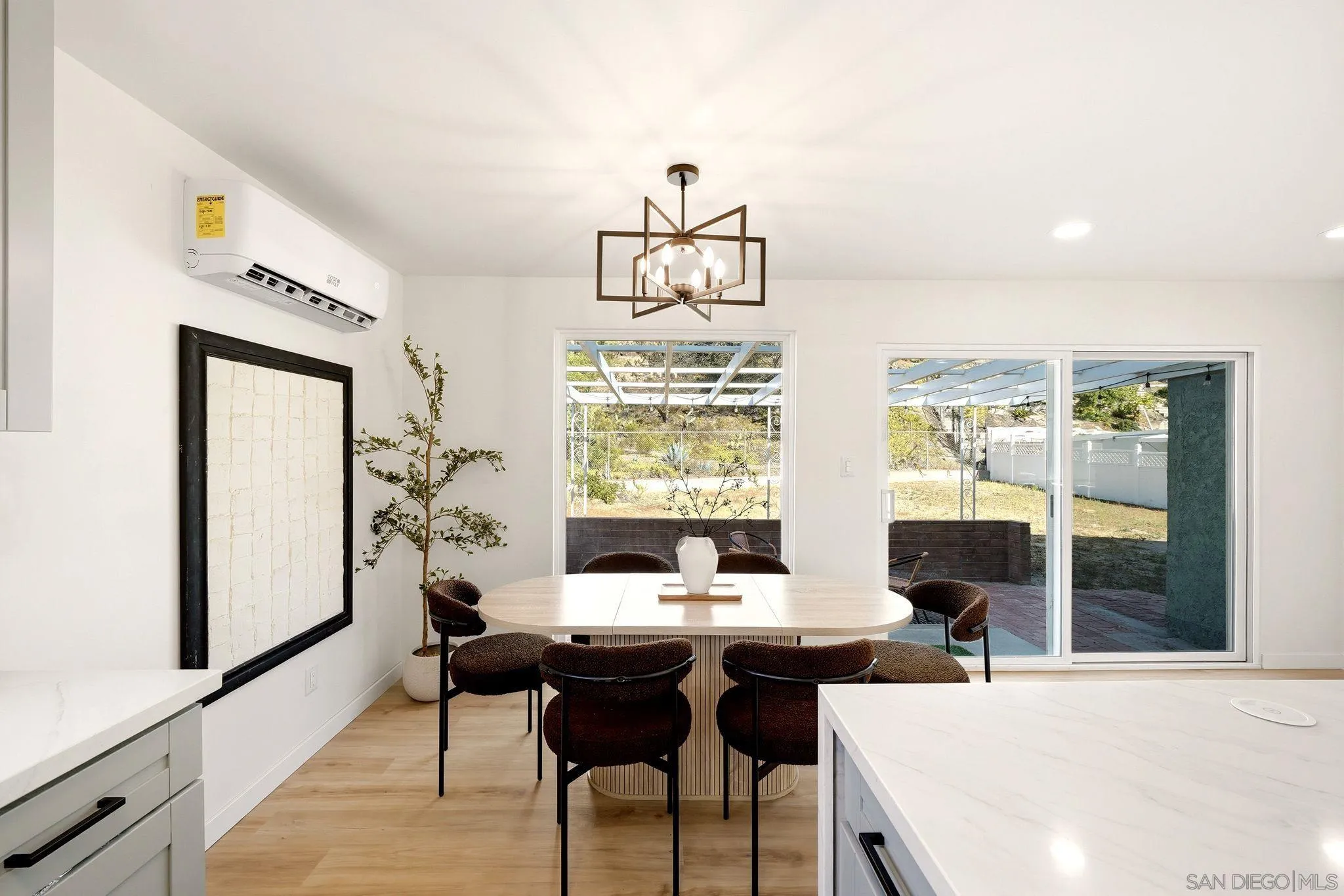 https://cdn.realtyfeed.com/cdn/127/260018639/2352fb4de916590440cbce833921c2be.webp