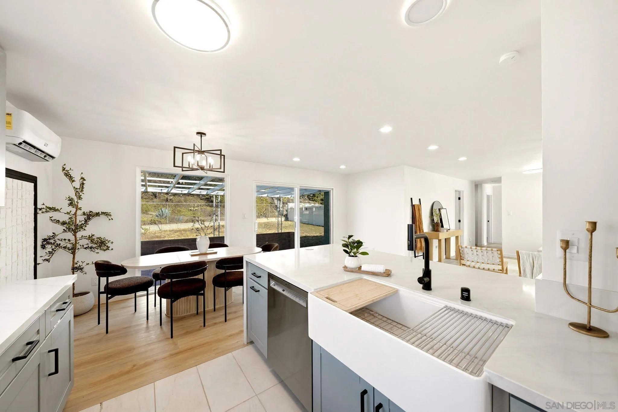 https://cdn.realtyfeed.com/cdn/127/260018639/2a97b1b45754218a1ac4975b05b6c619.webp