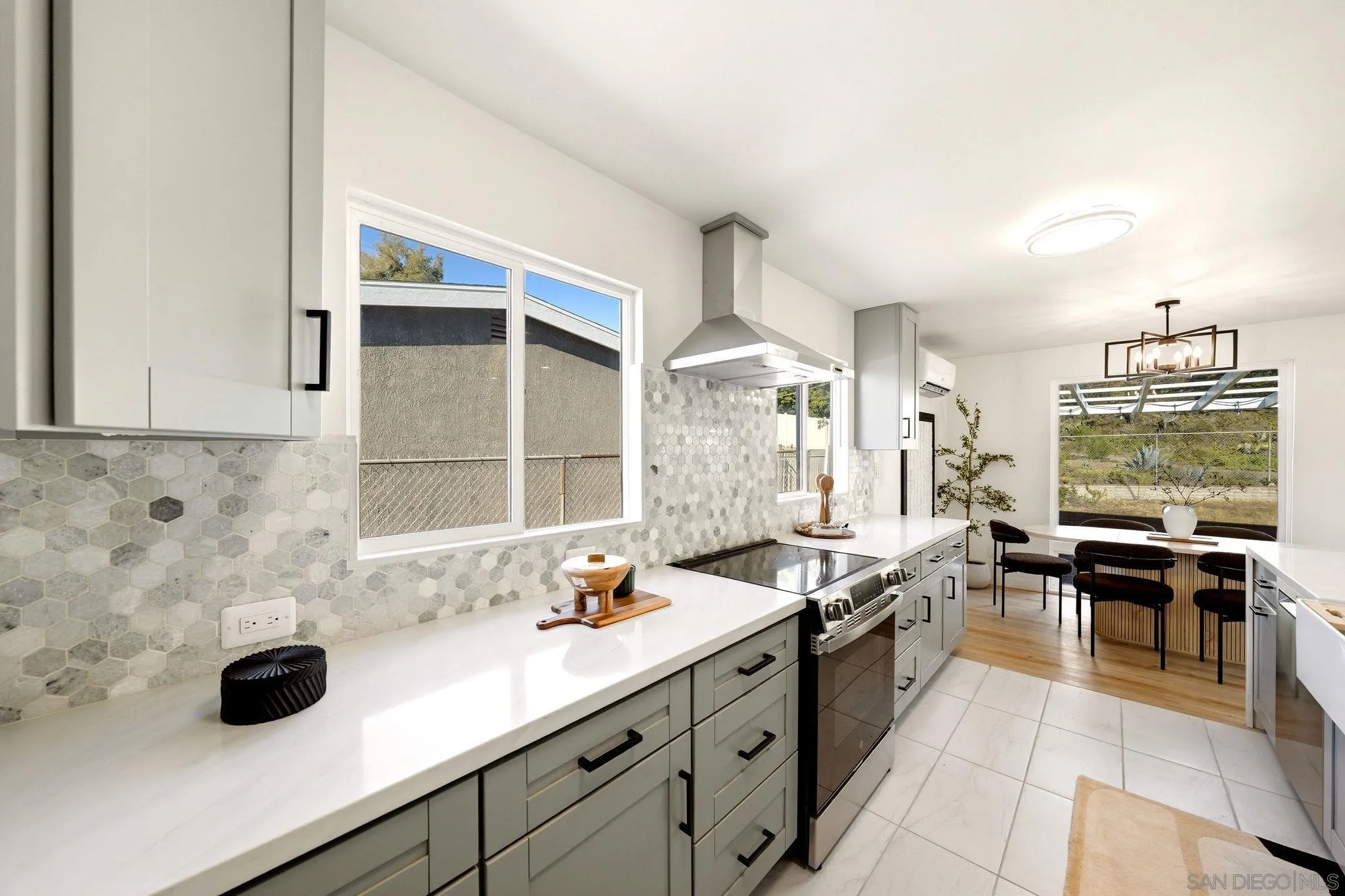https://cdn.realtyfeed.com/cdn/127/260018639/783a4ae8c353cdb20d45cf2808614083.webp