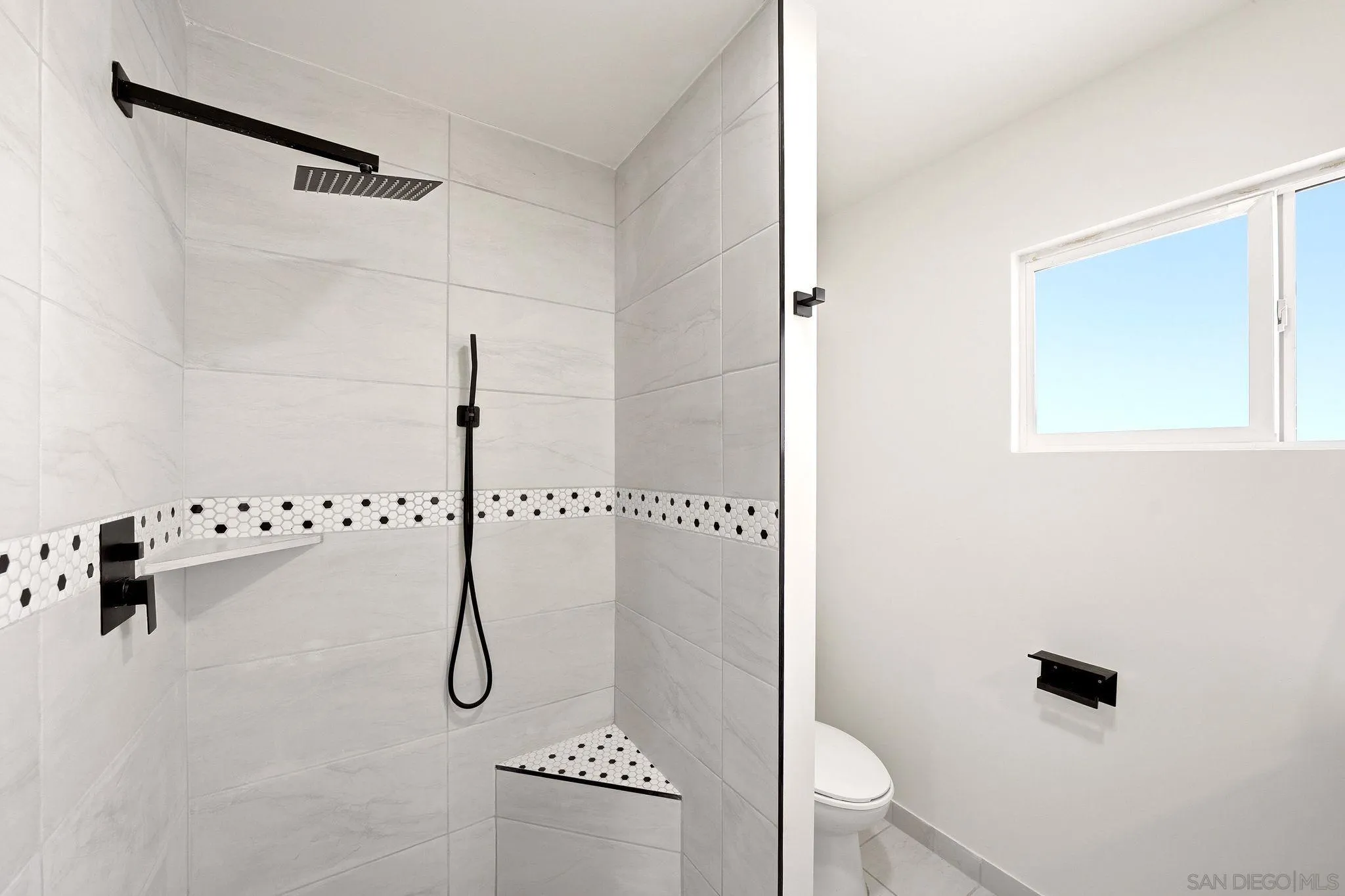 https://cdn.realtyfeed.com/cdn/127/260018639/7aaeec3c1d631eaf3239518dde6e13f7.webp
