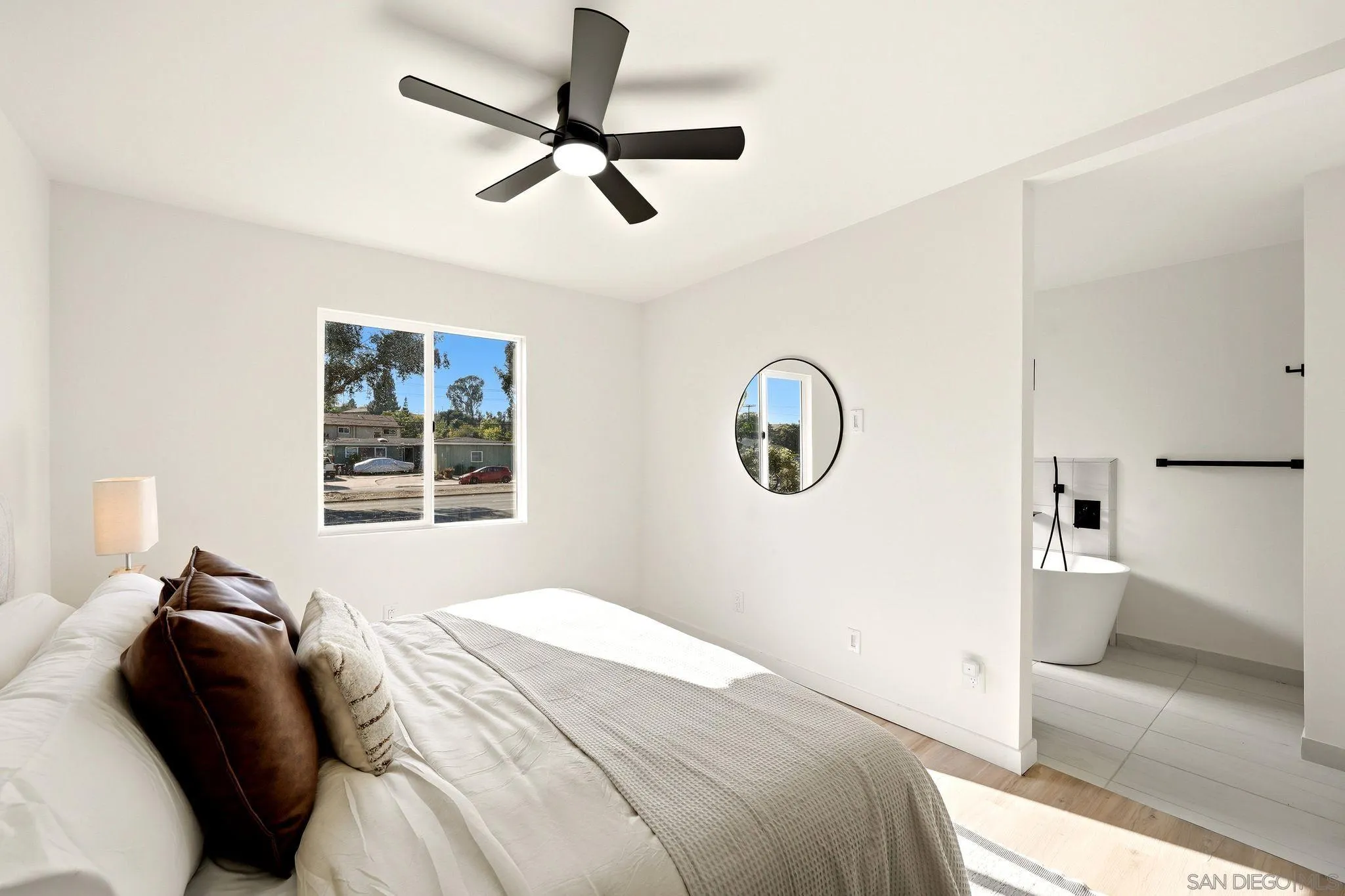https://cdn.realtyfeed.com/cdn/127/260018639/a0406dc206bd1d563f7e4774d5ba46fb.webp