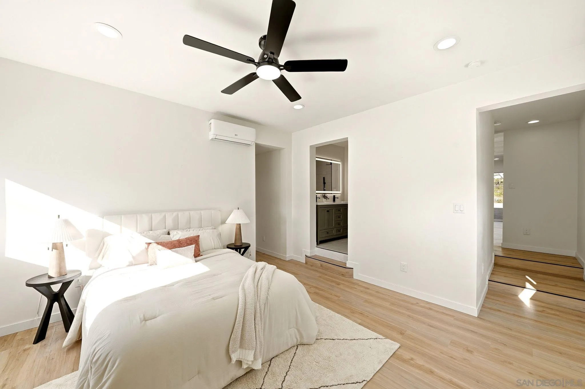 https://cdn.realtyfeed.com/cdn/127/260018639/a62475bf4522c1a85dd5f811129e8821.webp
