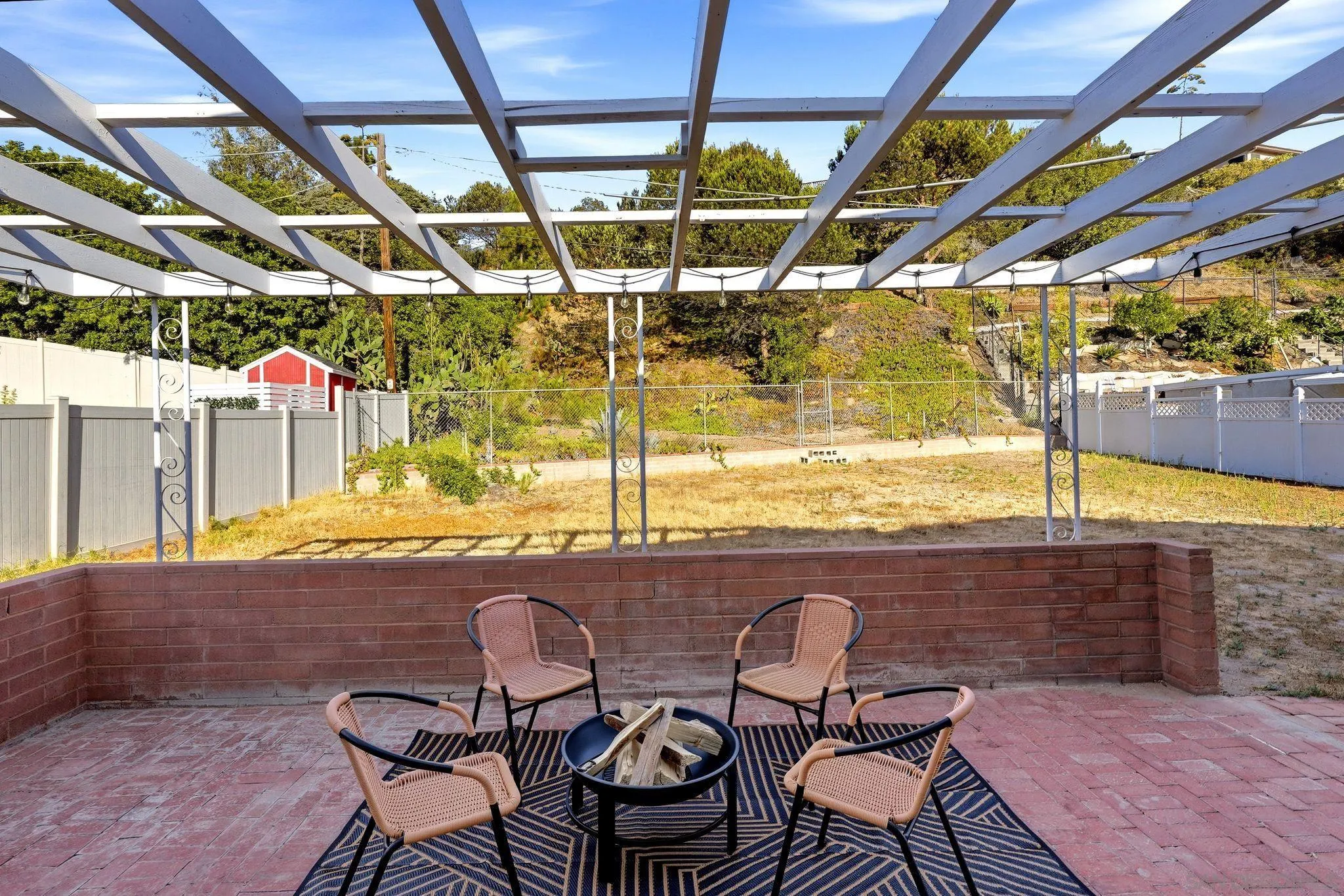 https://cdn.realtyfeed.com/cdn/127/260018639/e9e6f7ff663d4ca5b54a85e1e8408a59.webp