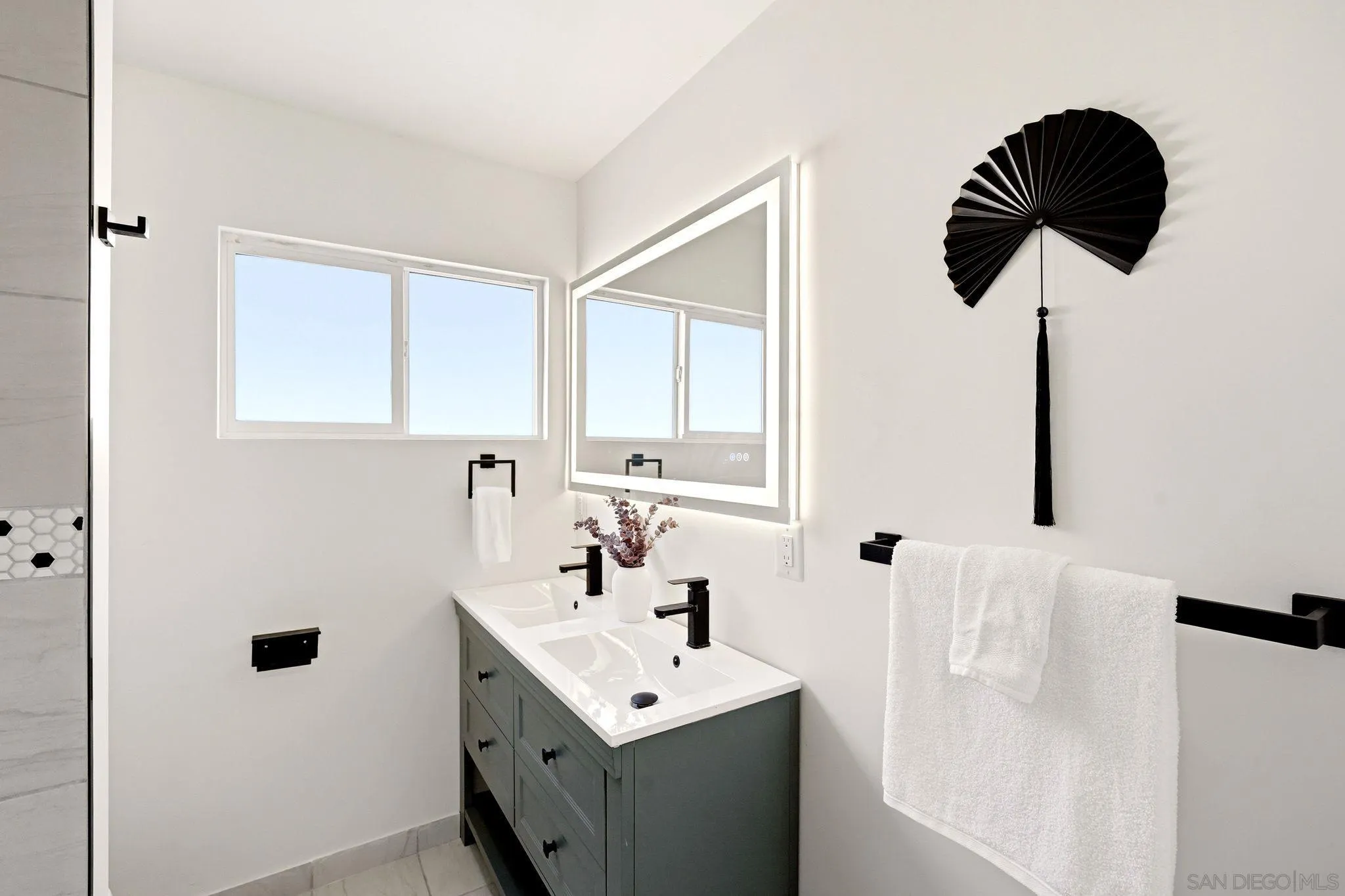 https://cdn.realtyfeed.com/cdn/127/260018639/fcb67d3de414e7c7b31a65677582799f.webp