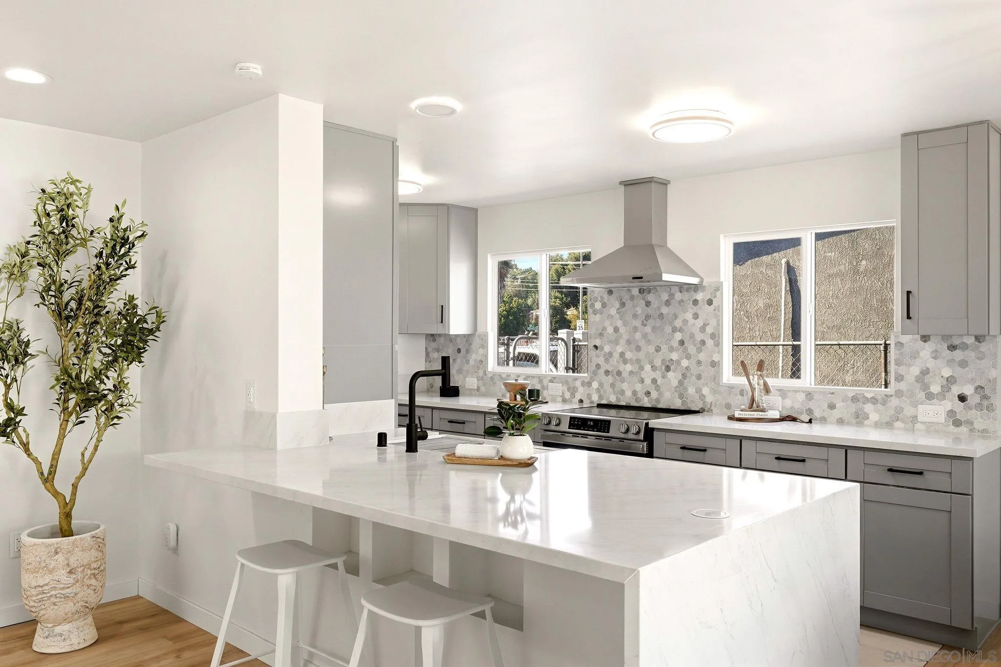https://cdn.realtyfeed.com/cdn/127/260018639/fd4b4b5aa0aa1e4ce9316694e5384245.webp